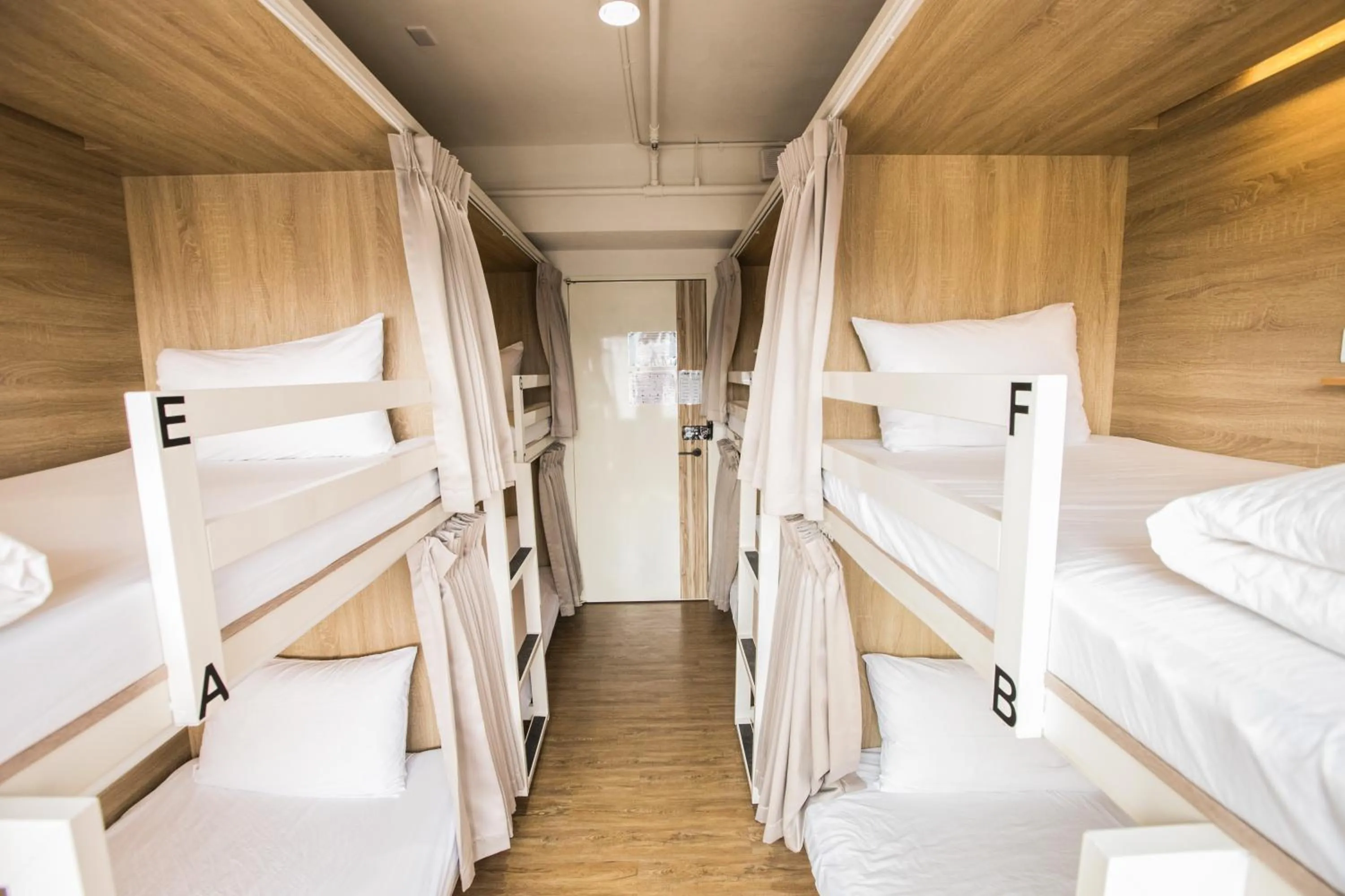 Photo of the whole room, Bed in Paper Plane Hostel