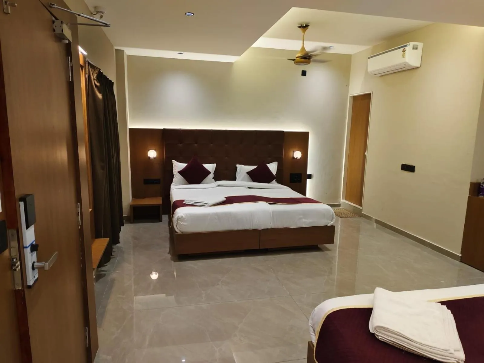 Goverdhan Greens Resort Dwarka l Hotels In Dwarka