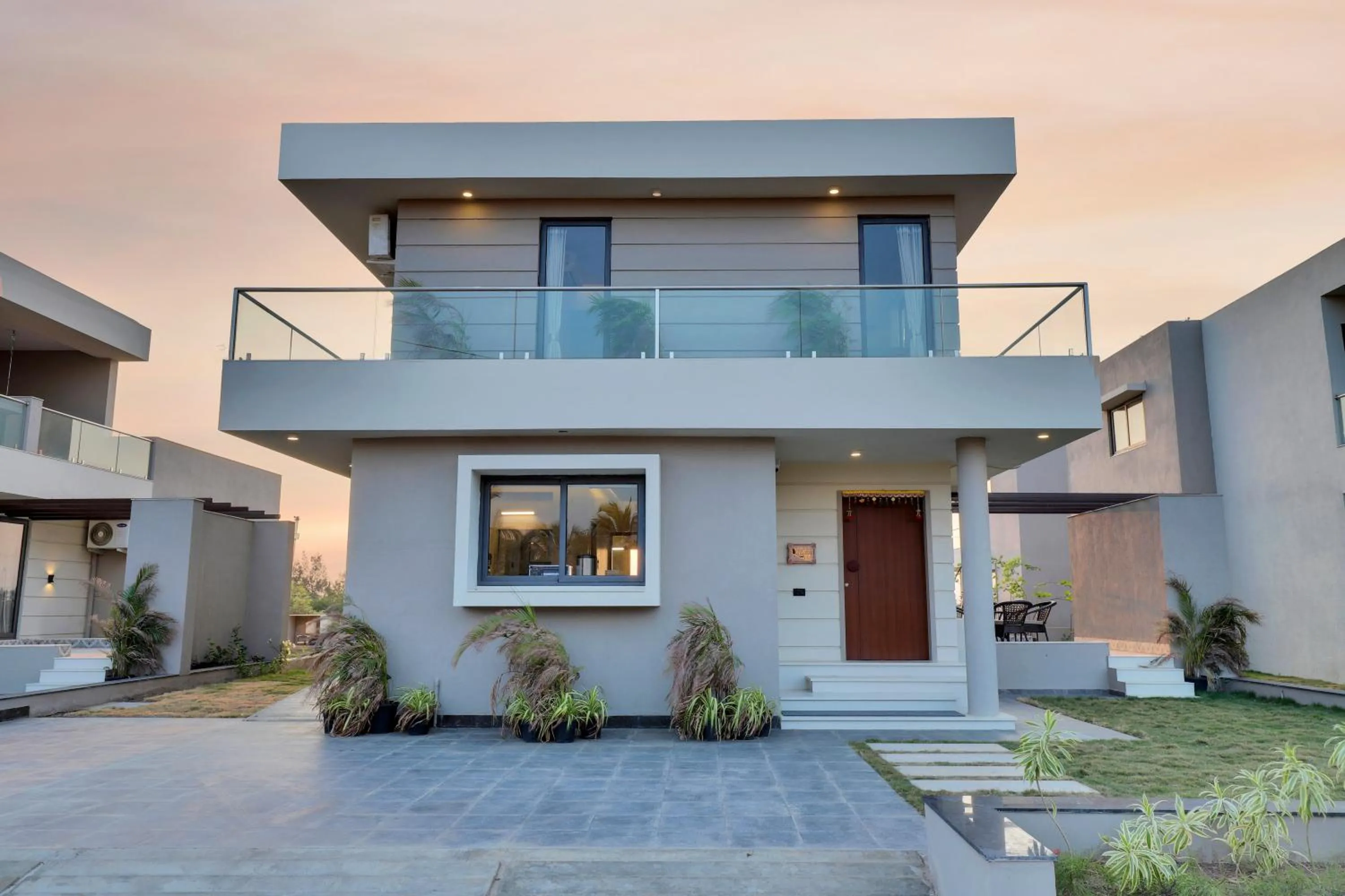 Property building in Goverdhan Greens Resort Dwarka l Hotels In Dwarka