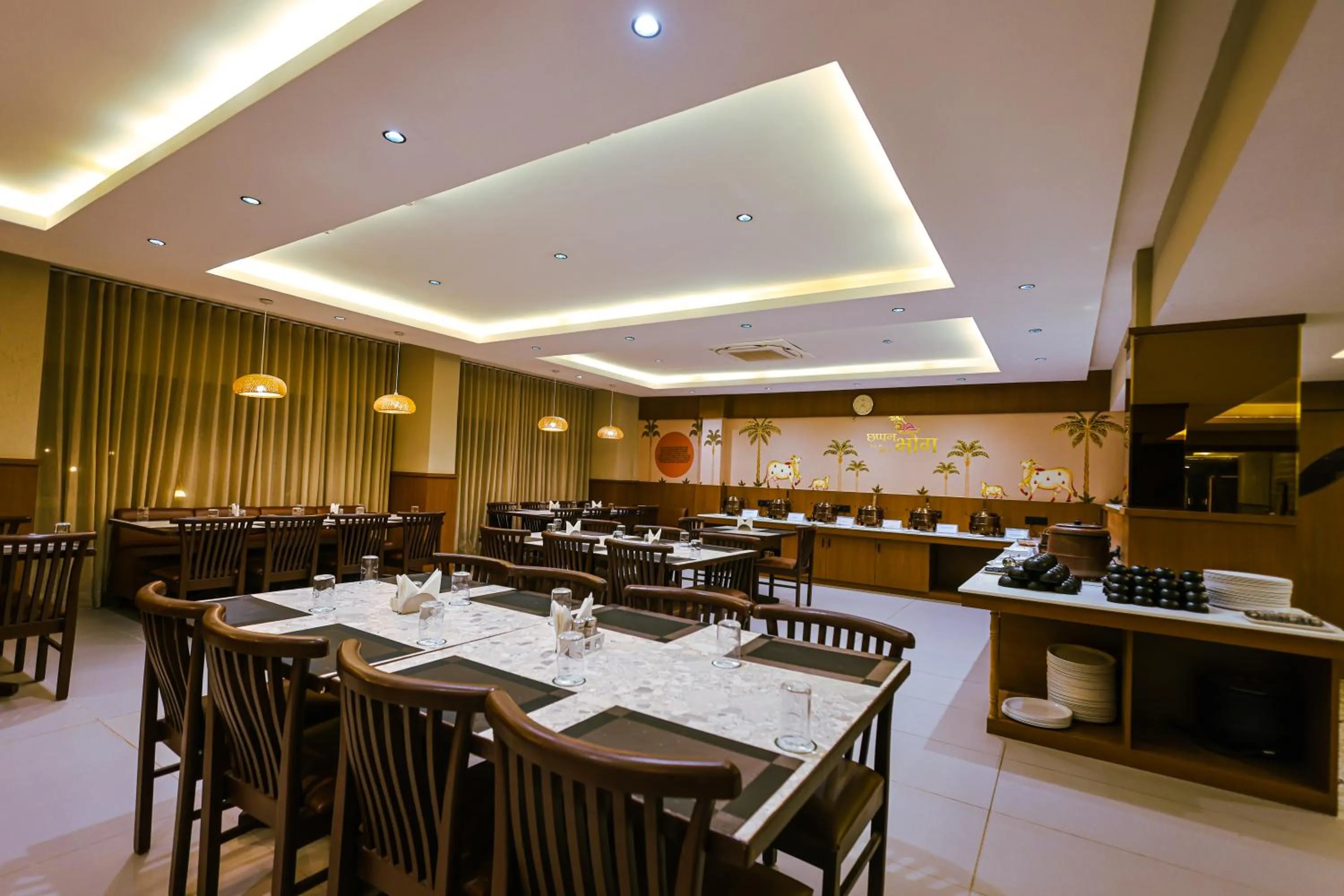 Restaurant/places to eat in Goverdhan Greens Resort Dwarka l Hotels In Dwarka