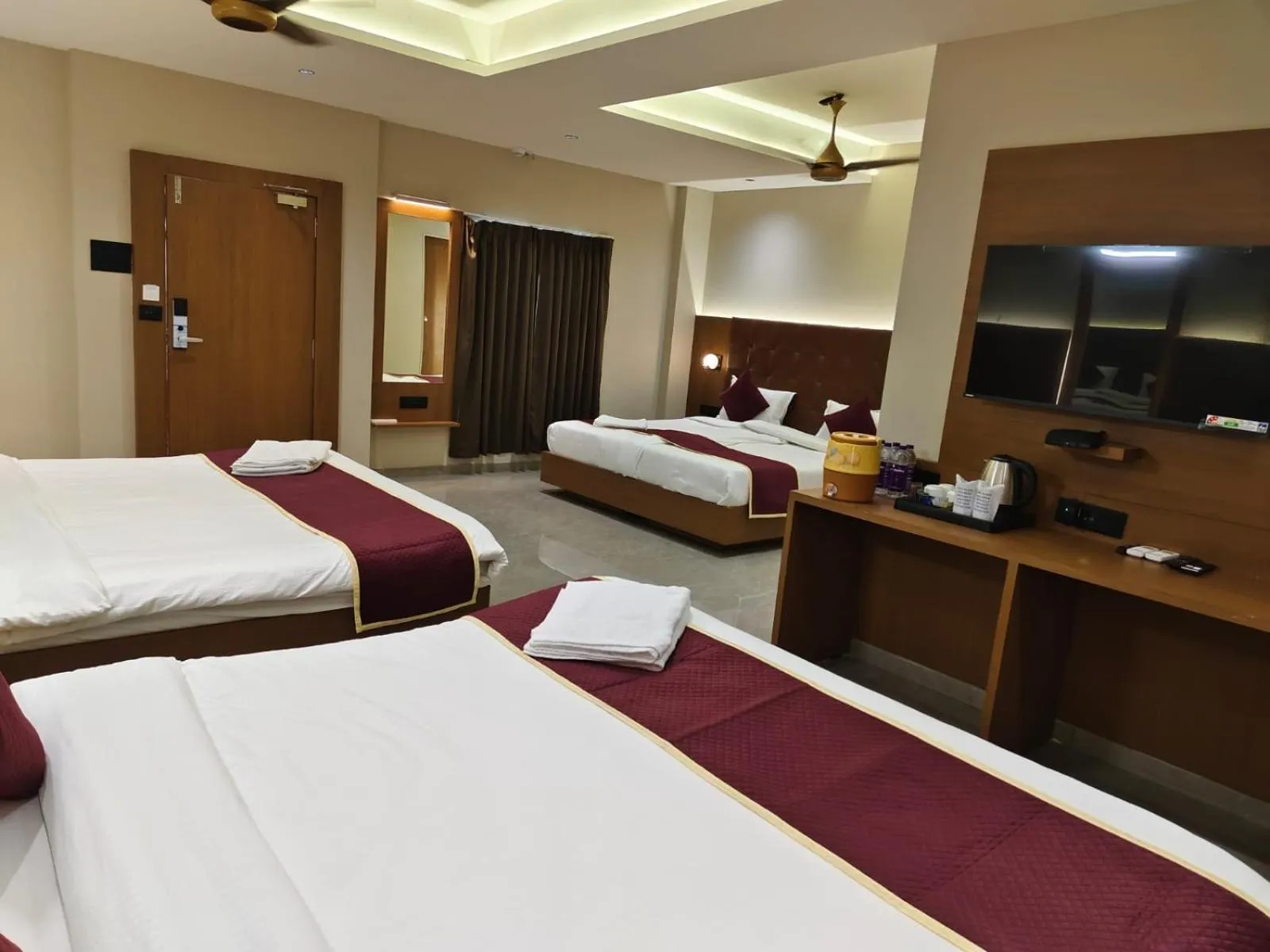 Goverdhan Greens Resort Dwarka l Hotels In Dwarka