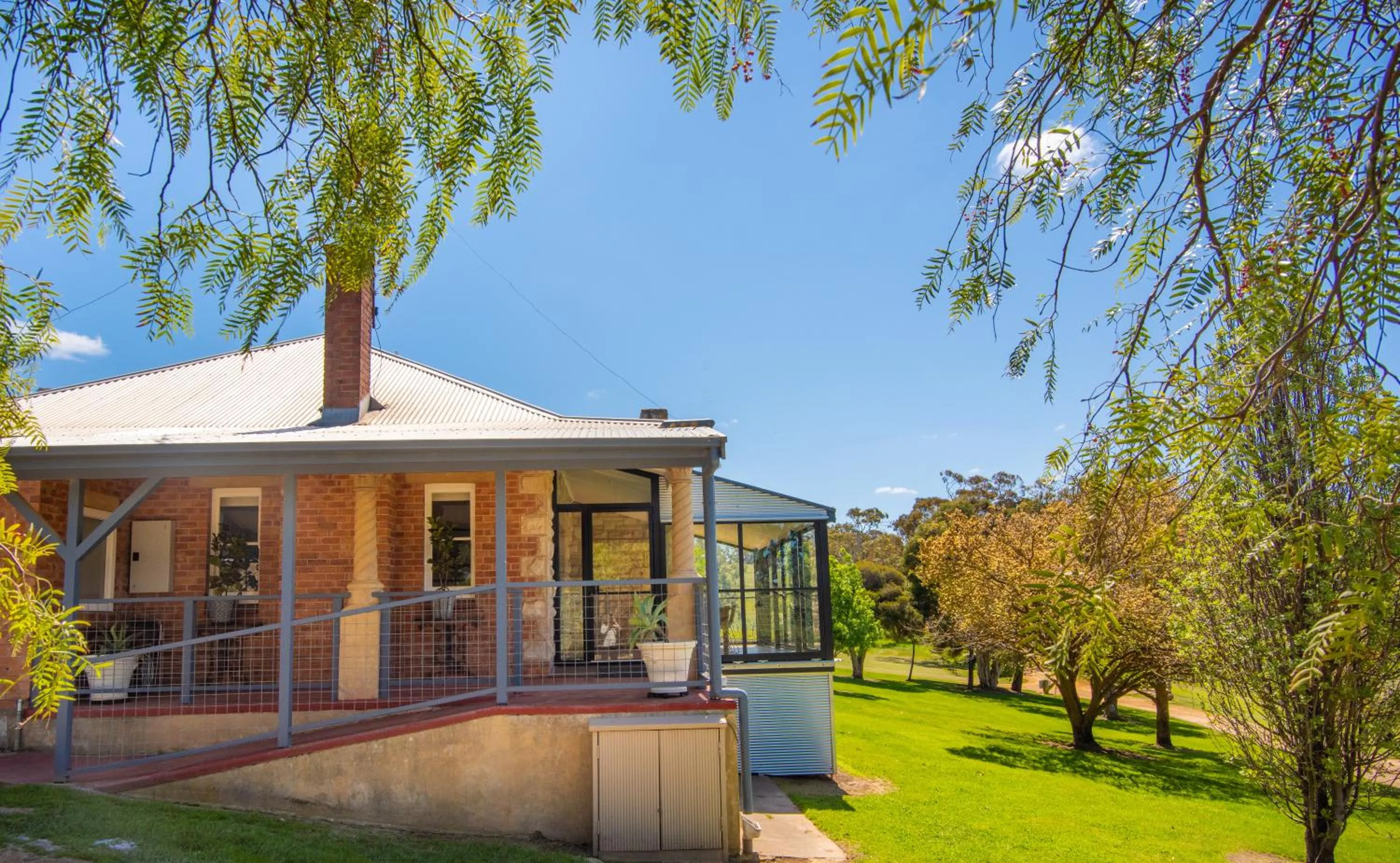 Property building in Longview Vineyard