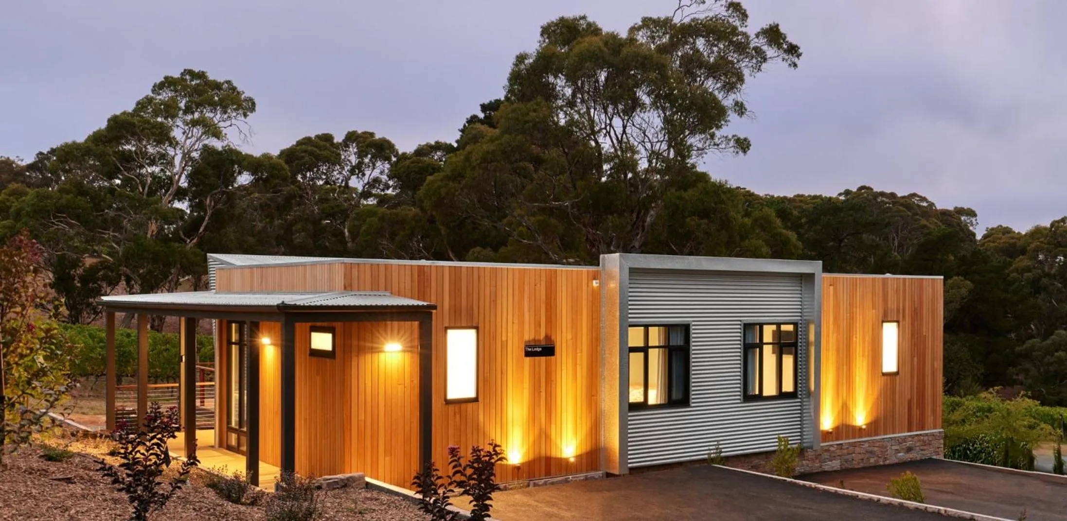 Facade/entrance in Longview Vineyard