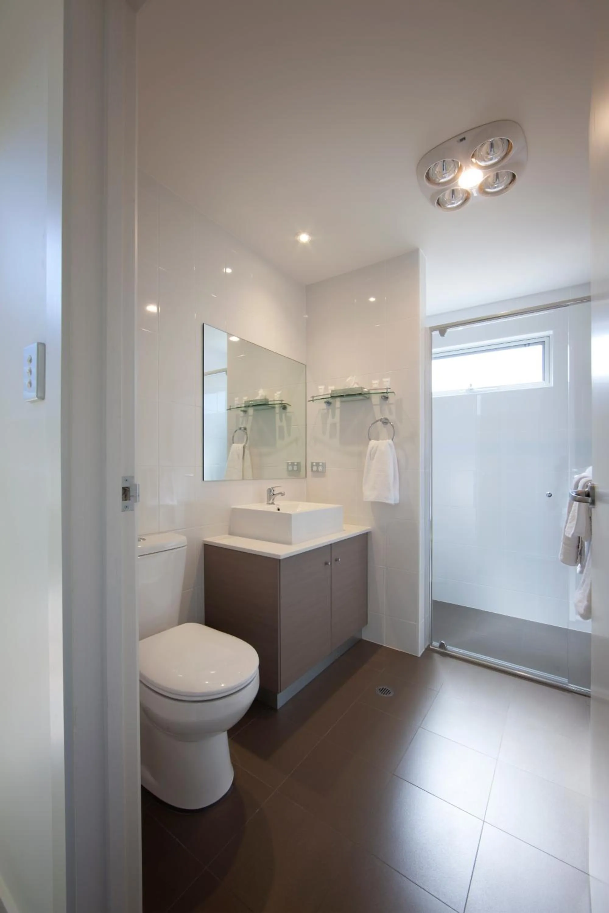 Toilet in Longview Vineyard