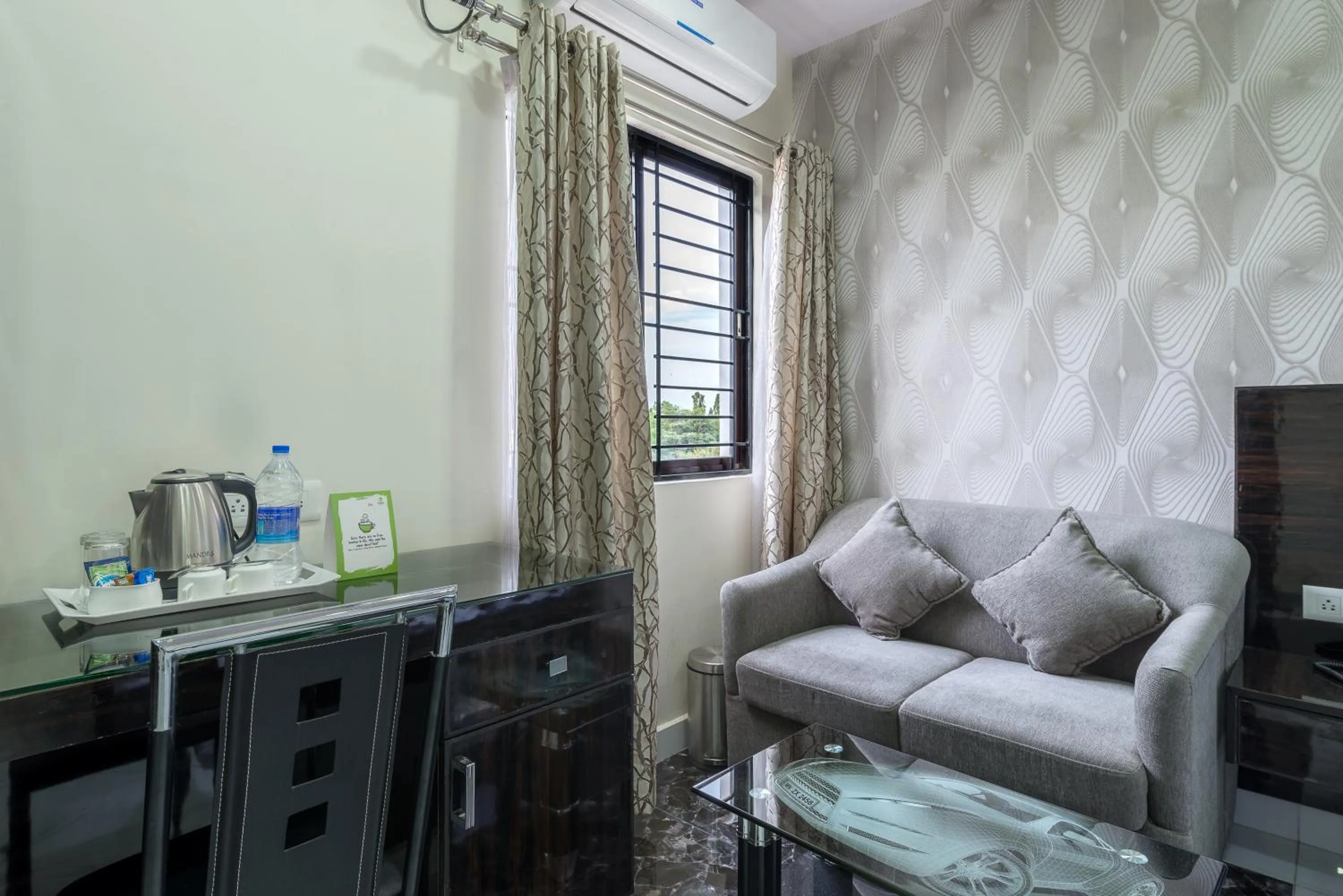 Seating area in Treebo Greenwood Premier Suites, Old Airport Road