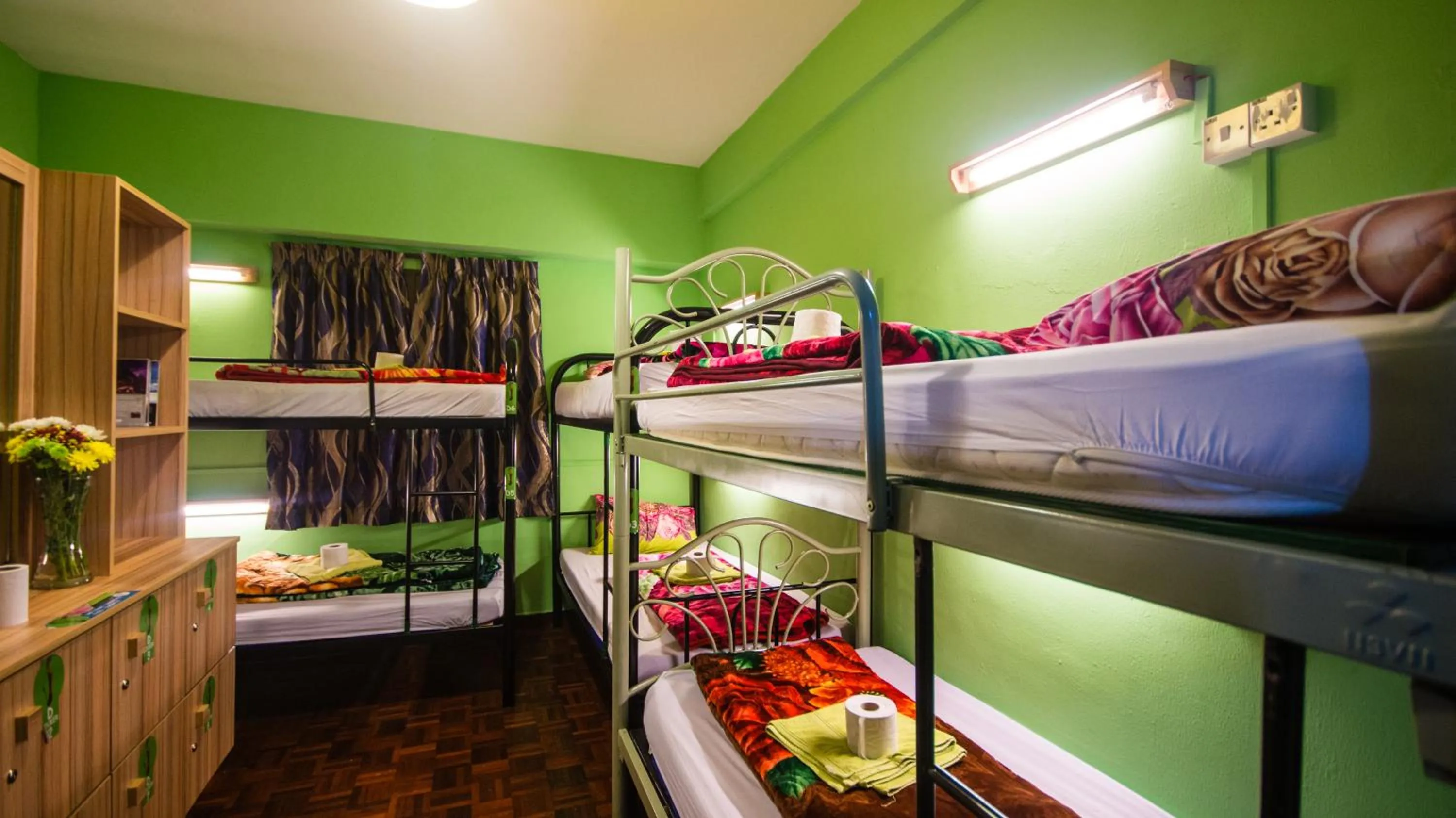 bunk bed, Bed in Orchid Haven