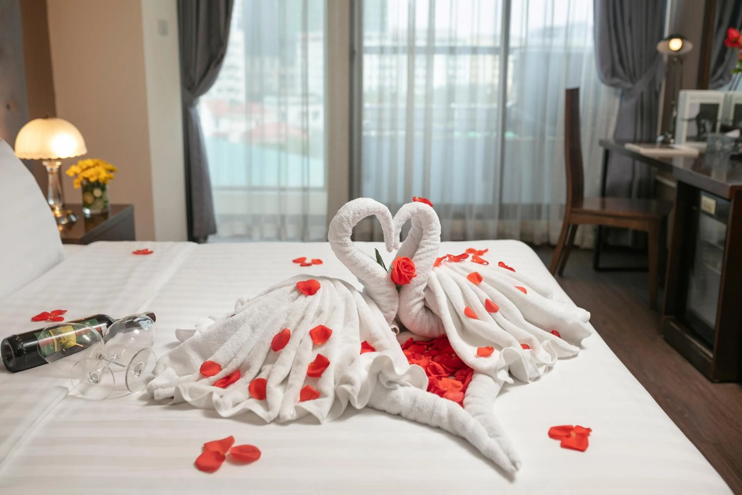 Bed in Brilliant Me Tri Hotel & Spa