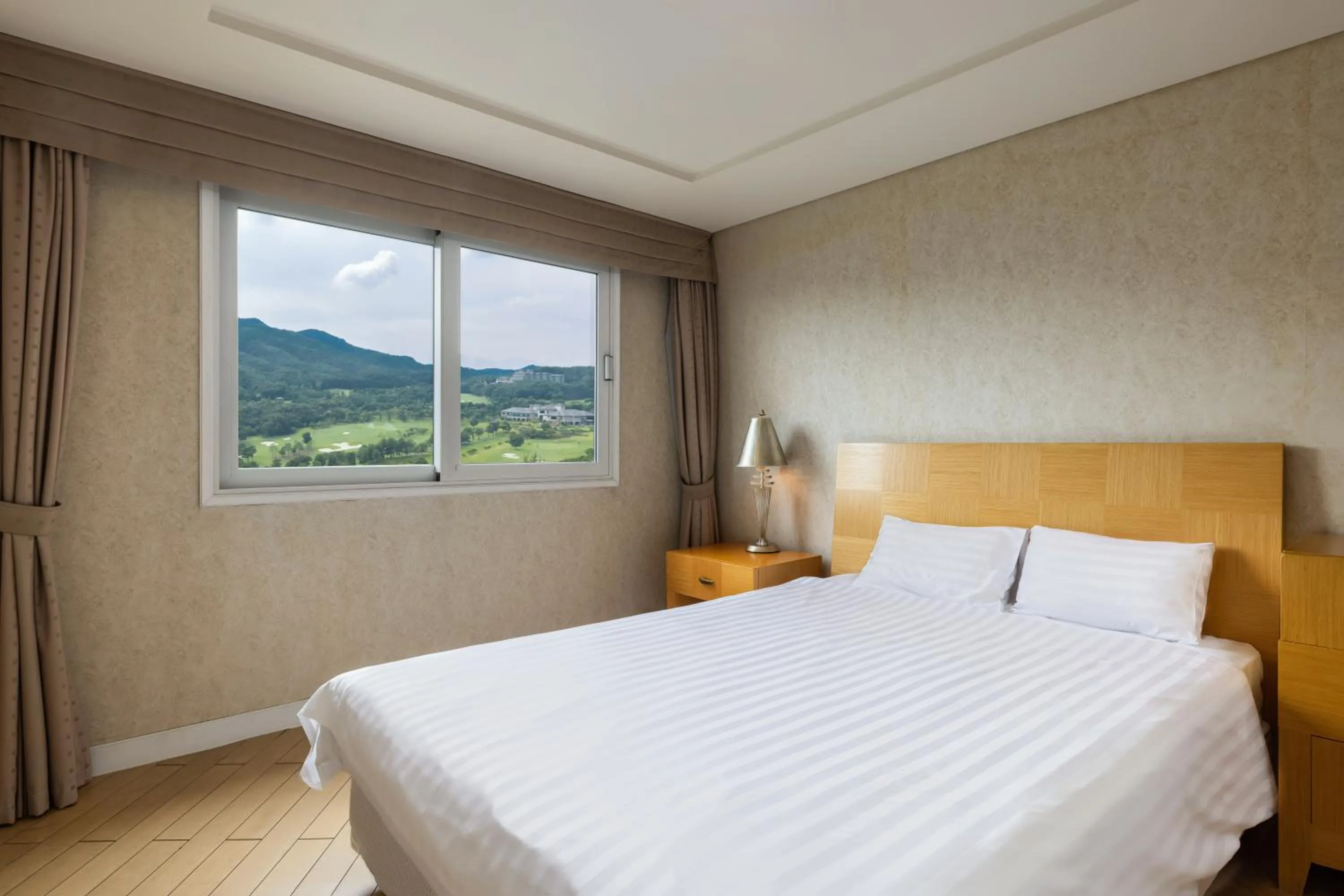 Bed in Oak Valley Resort