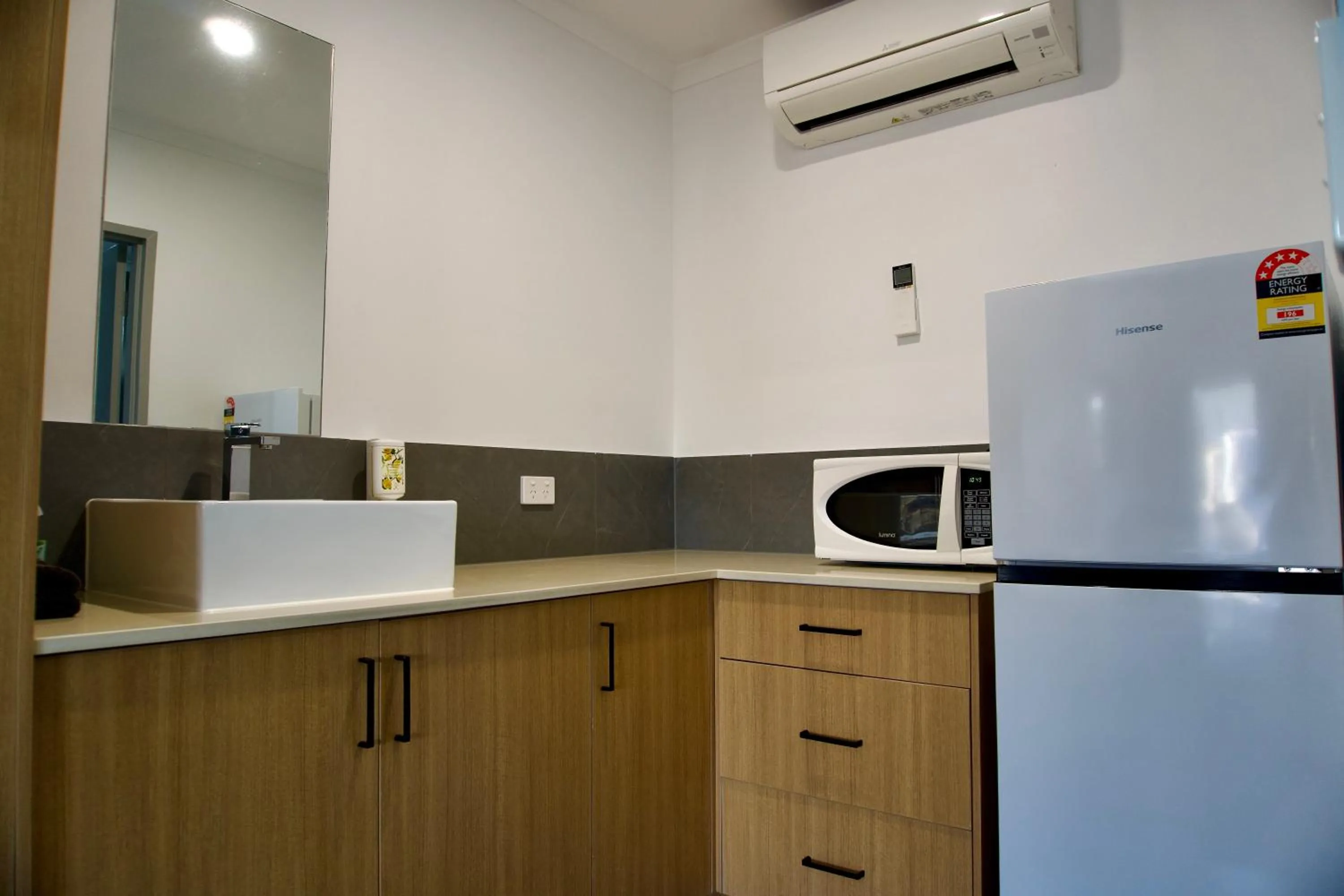 Kitchen or kitchenette in Ararat Colonial Lodge Motel