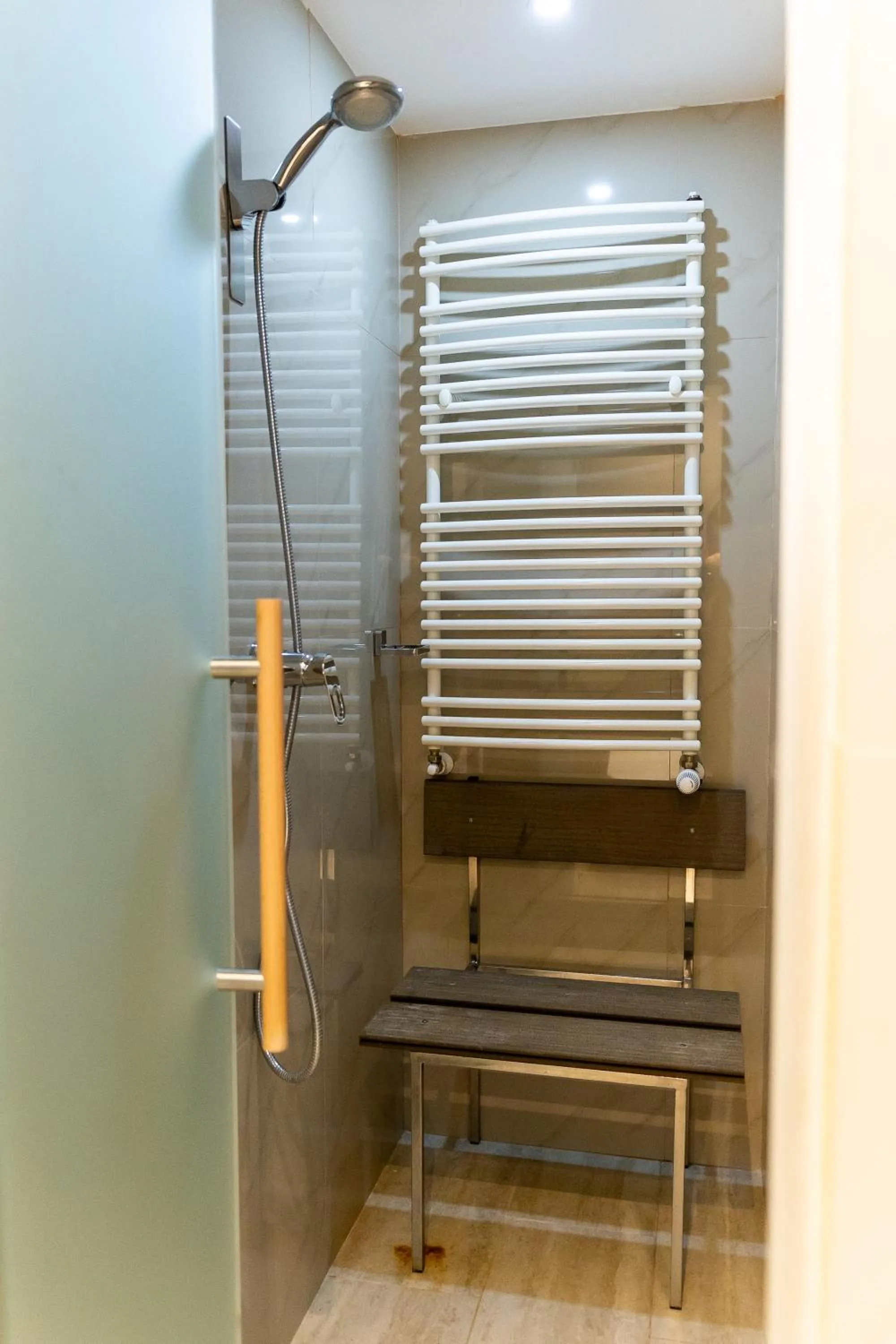 Shower in Hotel Christina Plus