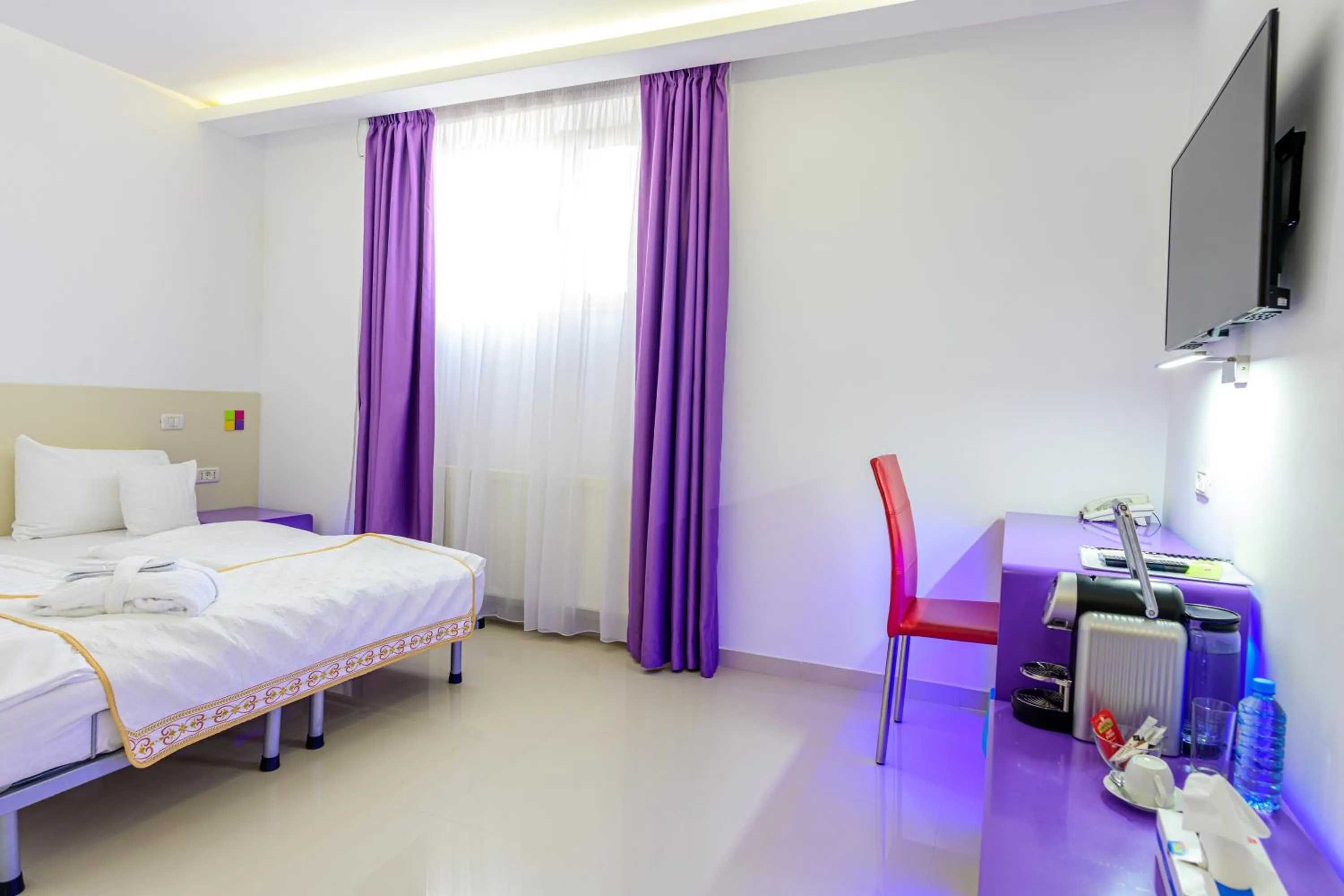 Bedroom, Bed in Hotel Christina Plus