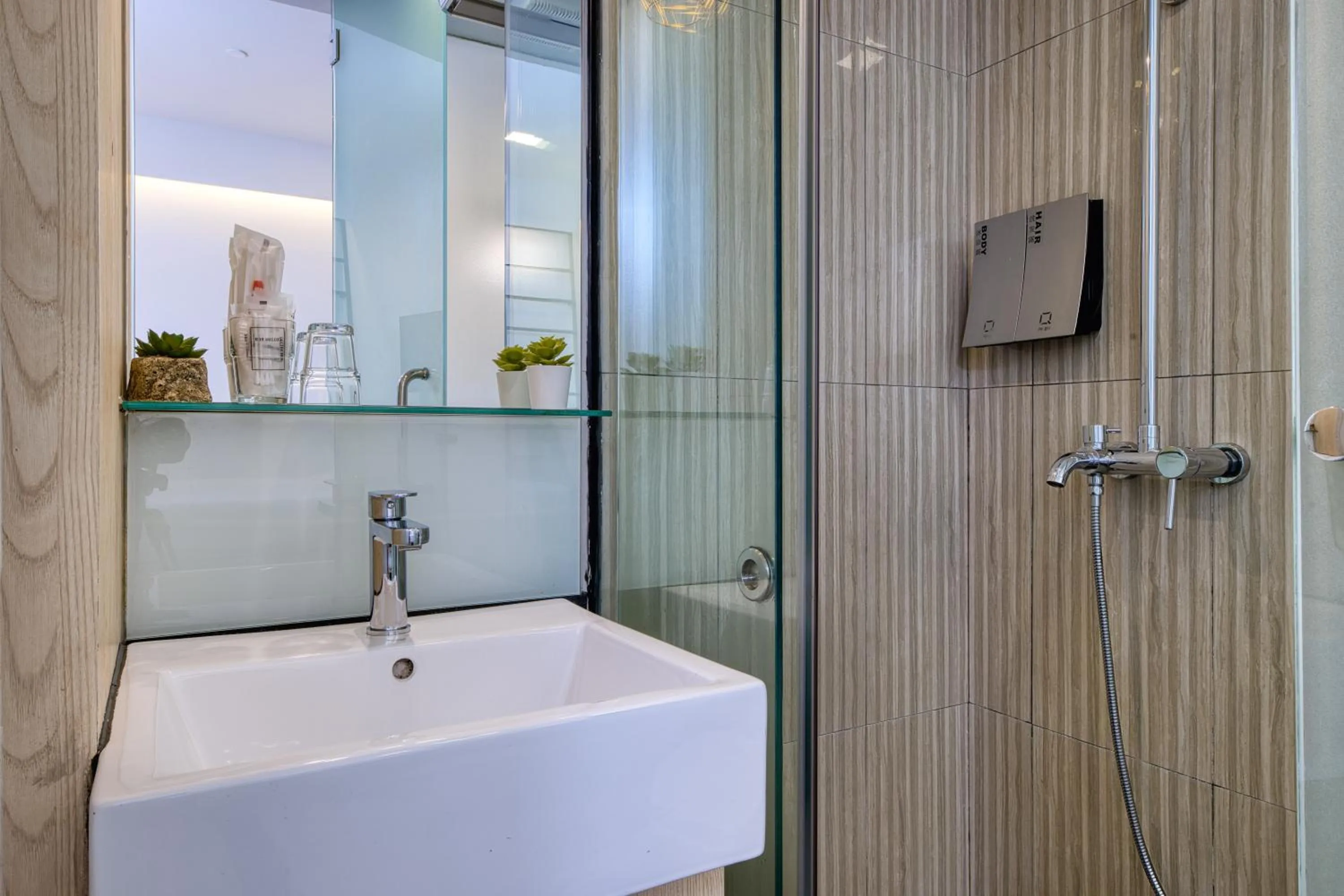 Bathroom in Habyt Clarke Quay - Previously Champion City