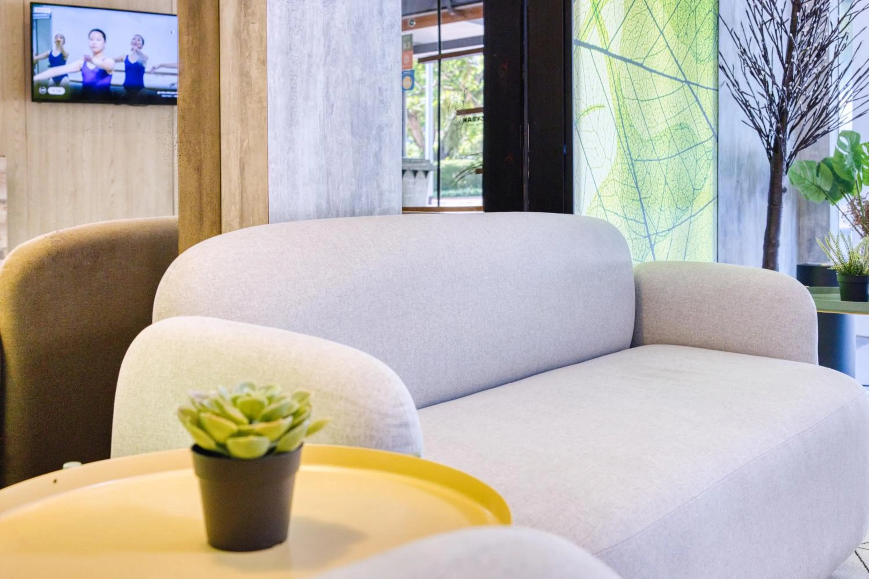 Communal lounge/ TV room in Habyt Clarke Quay - Previously Champion City