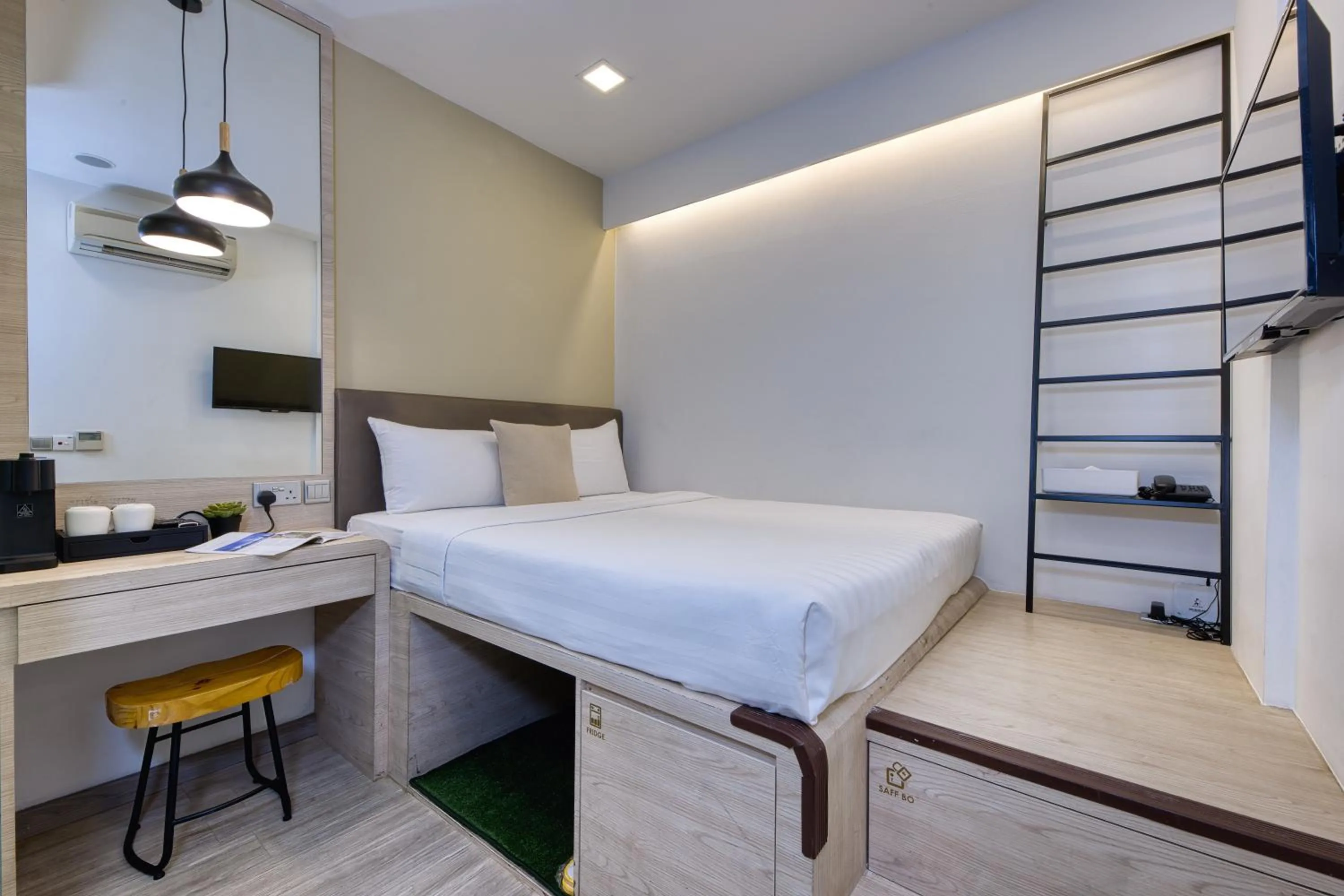 Photo of the whole room, Bed in Habyt Clarke Quay - Previously Champion City