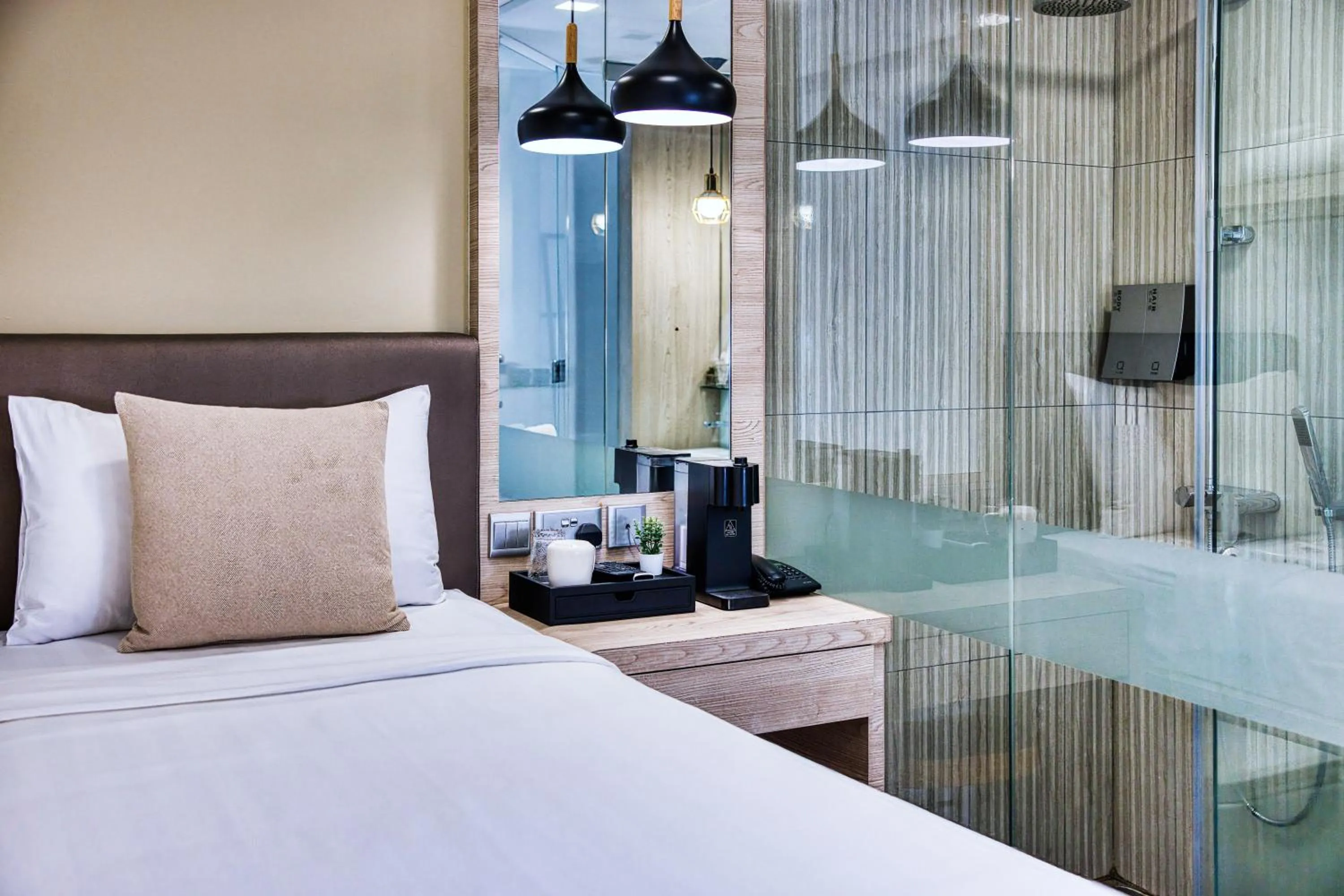 Photo of the whole room, Bed in Habyt Clarke Quay - Previously Champion City