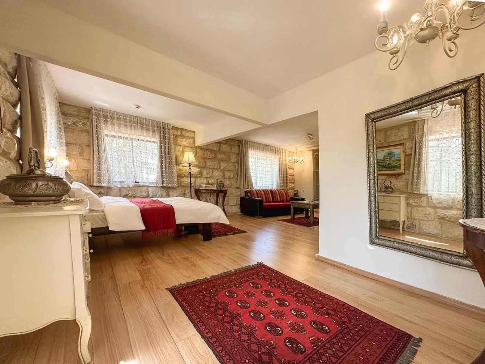 Bed in Beit Shalom Historical boutique Hotel