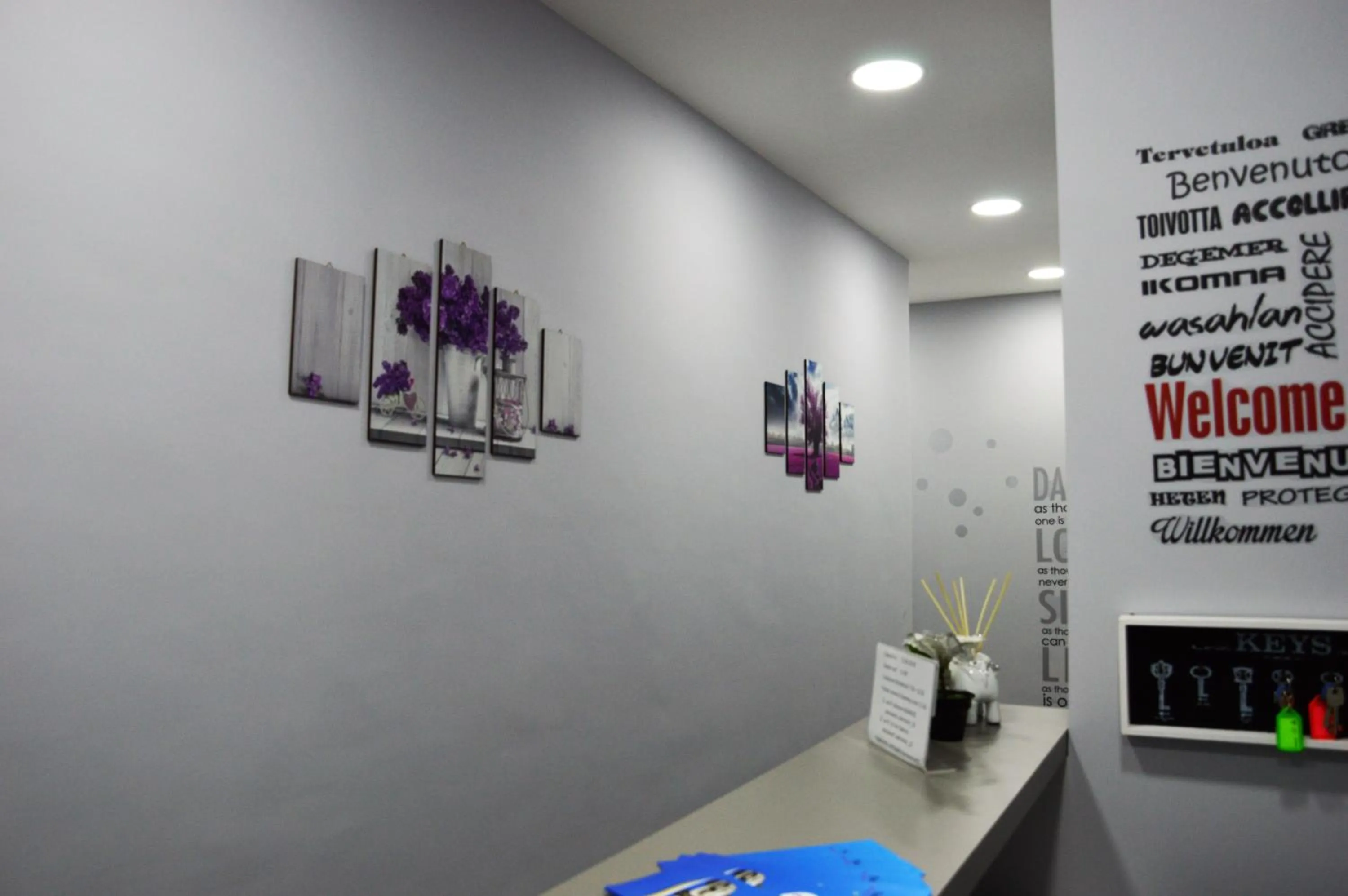 Decorative detail in Iris Inn