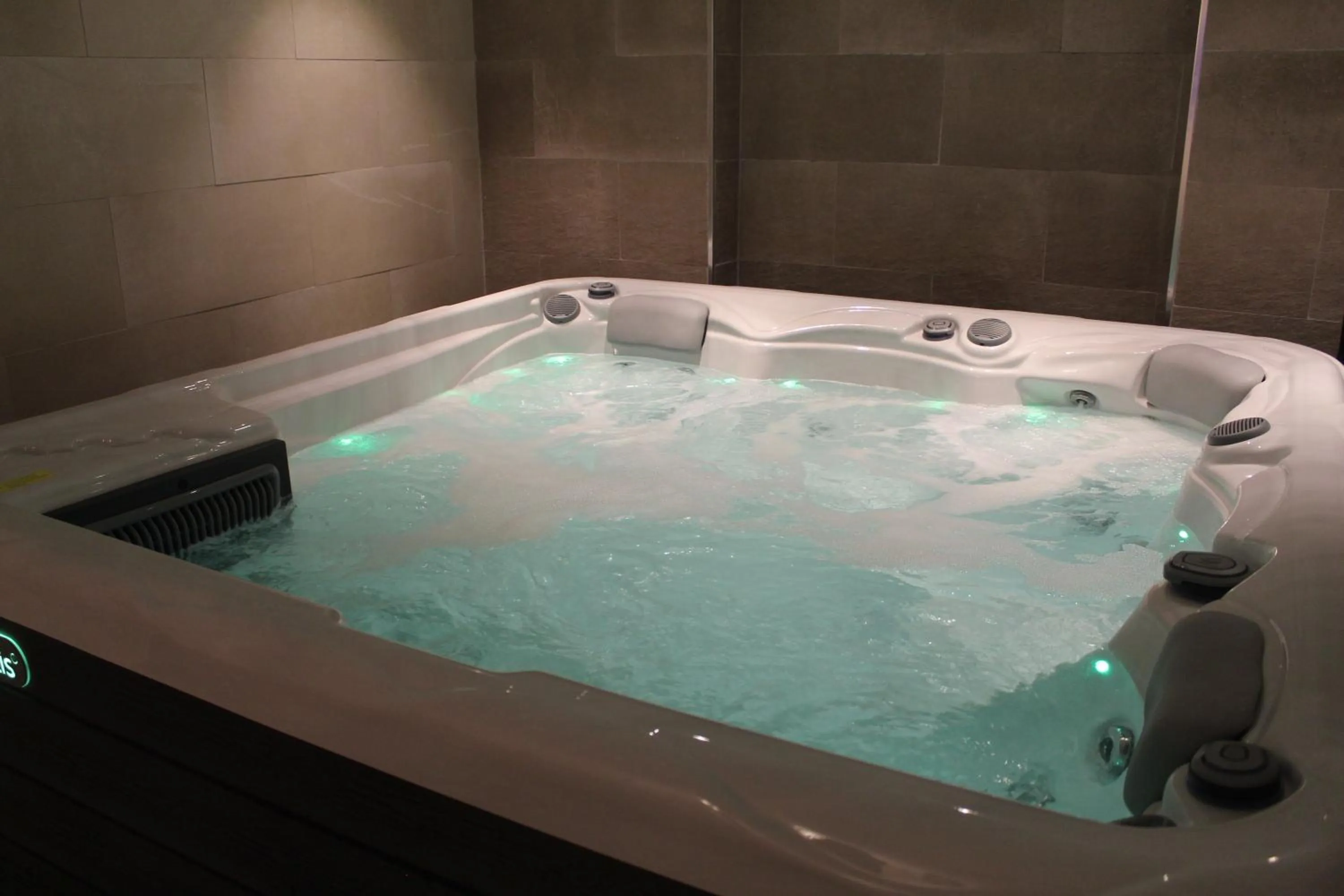 Hot Tub in Hotel Bamby