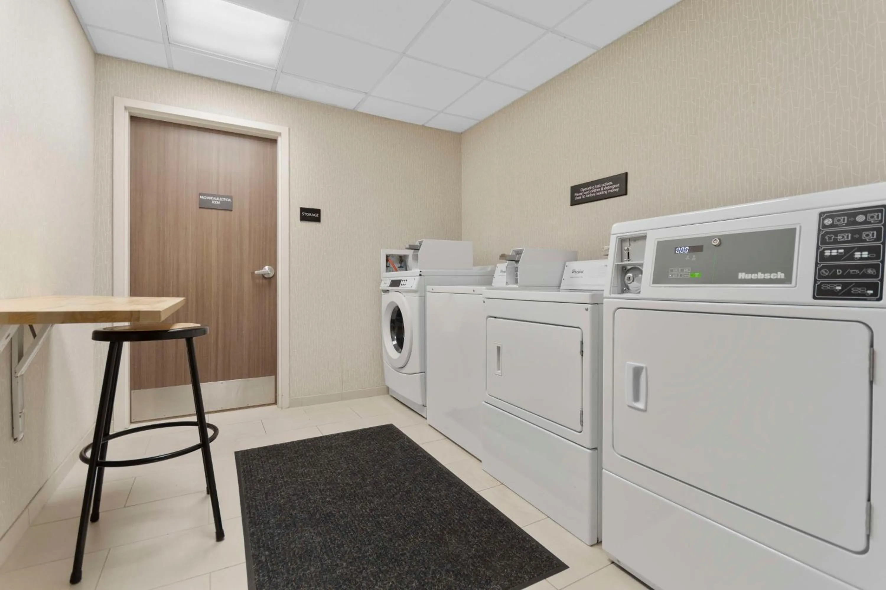 washing machine in Hampton Inn & Suites Columbus Scioto Downs