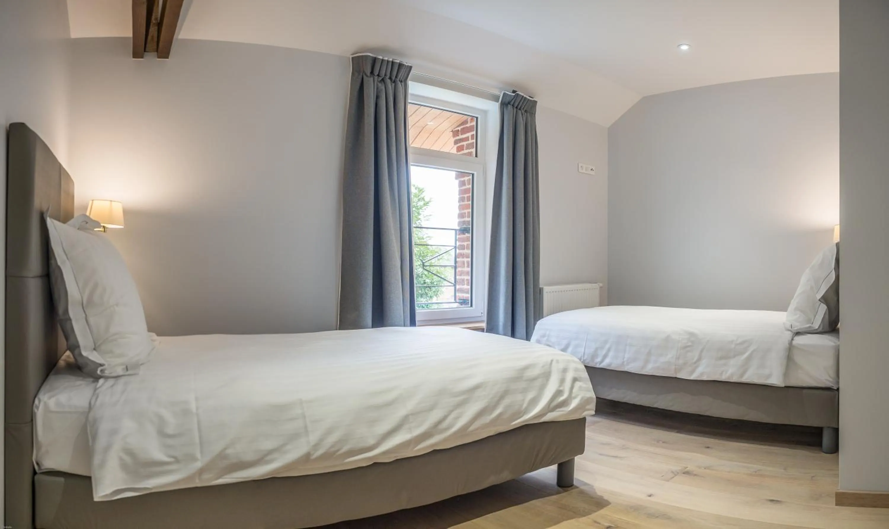 Bed in Hôtel Château de la Marlière