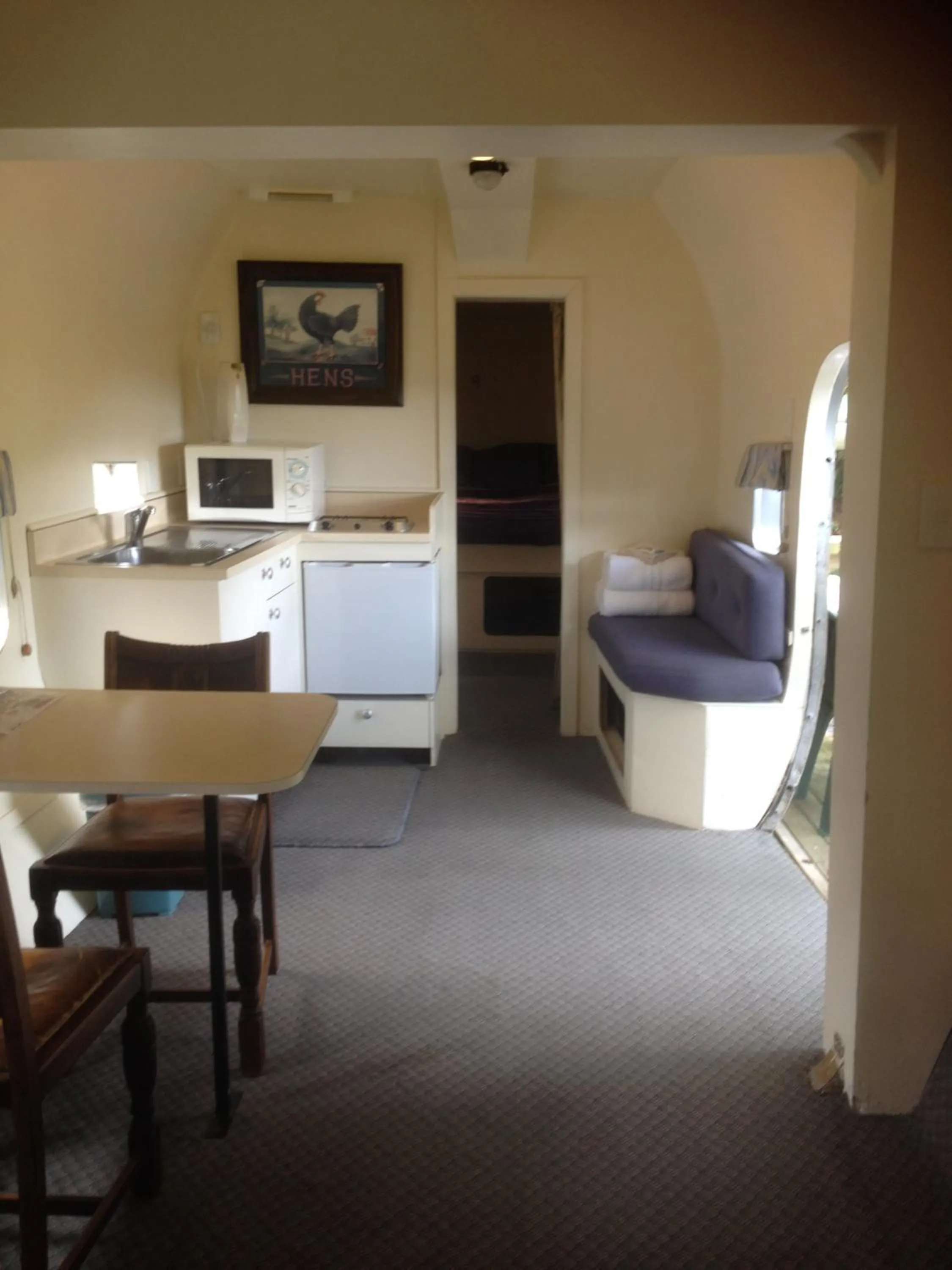 Kitchen or kitchenette in Woodlyn Park Motel