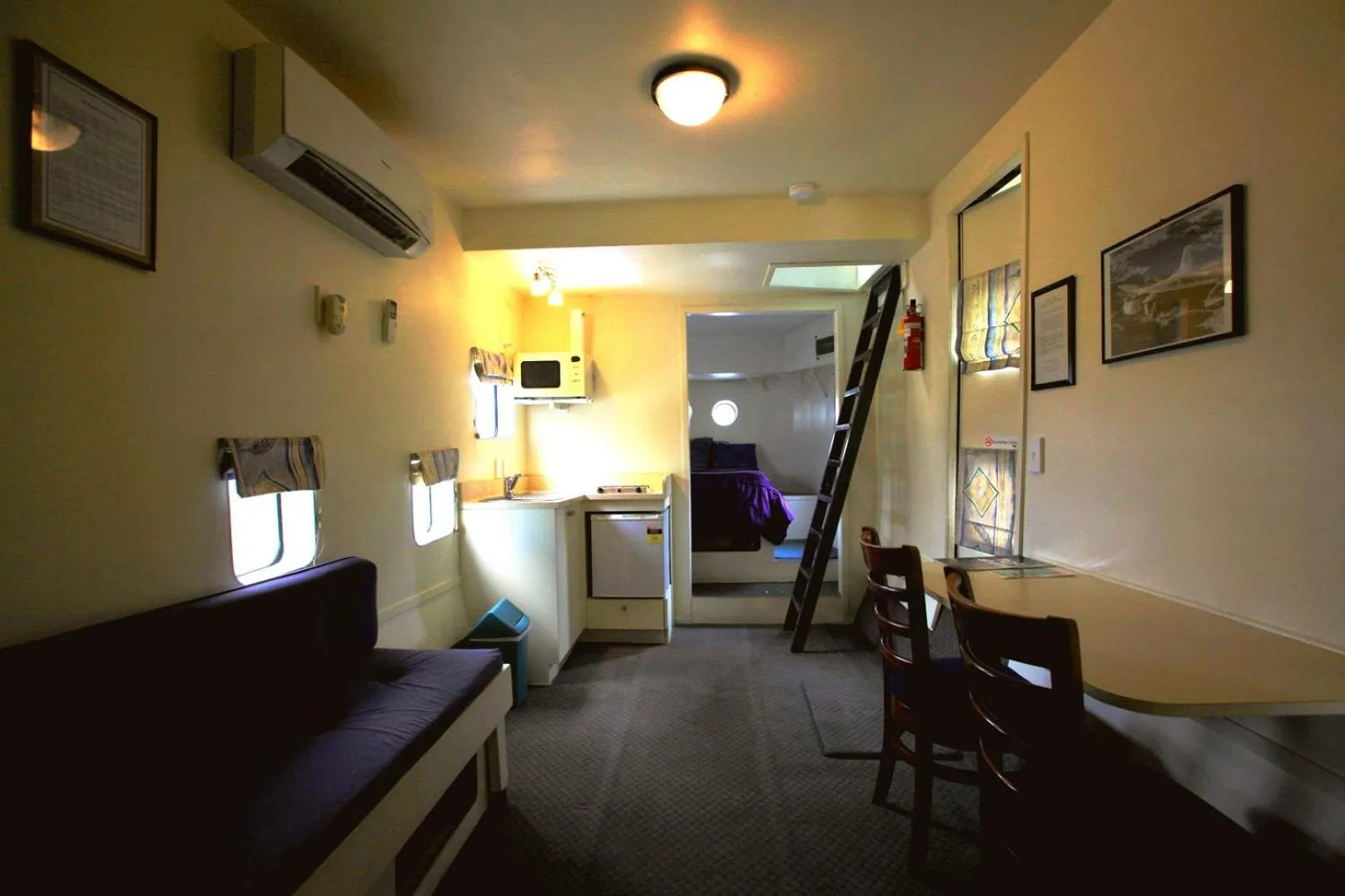 Photo of the whole room in Woodlyn Park Motel