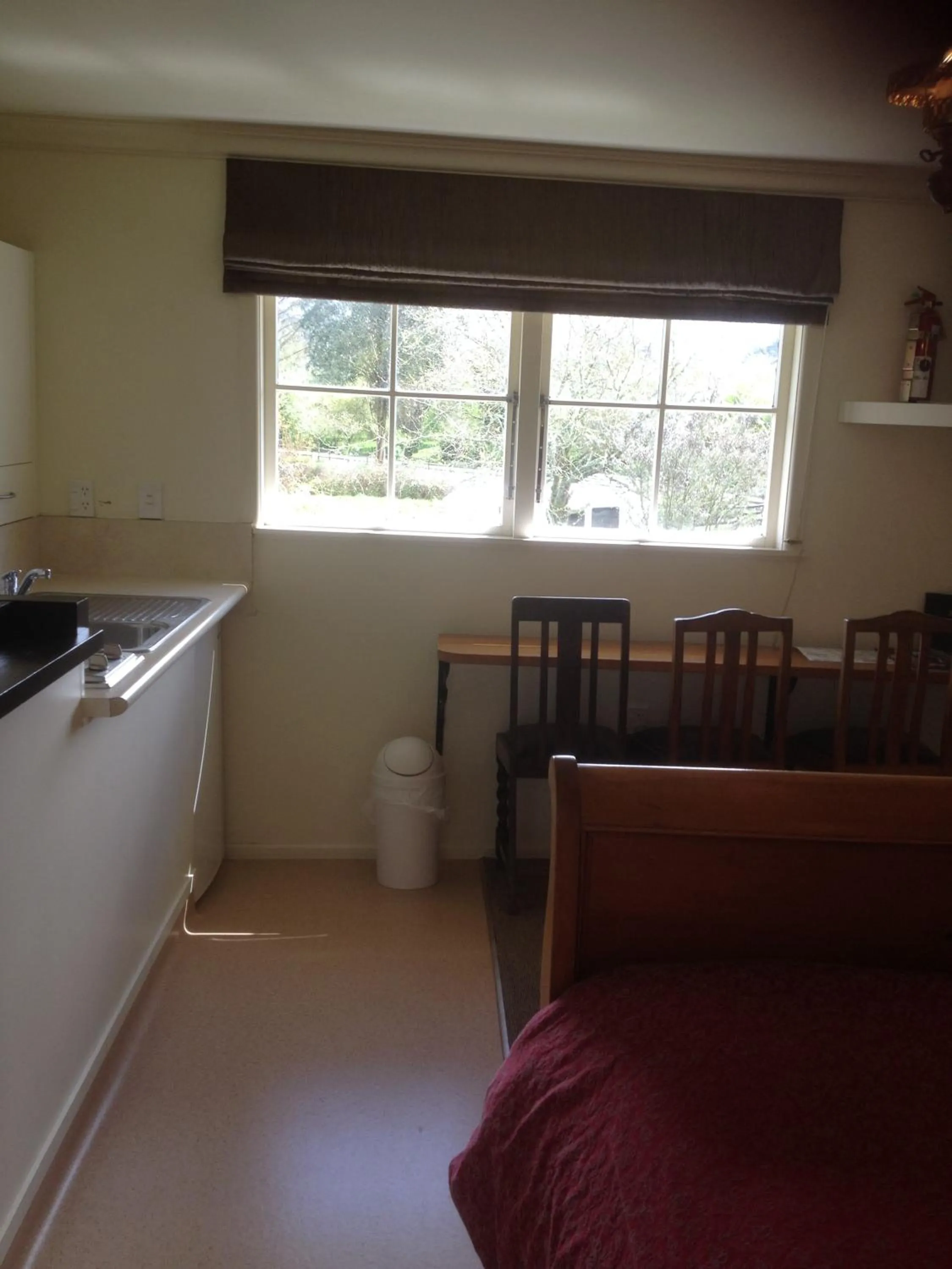 Dining area in Woodlyn Park Motel