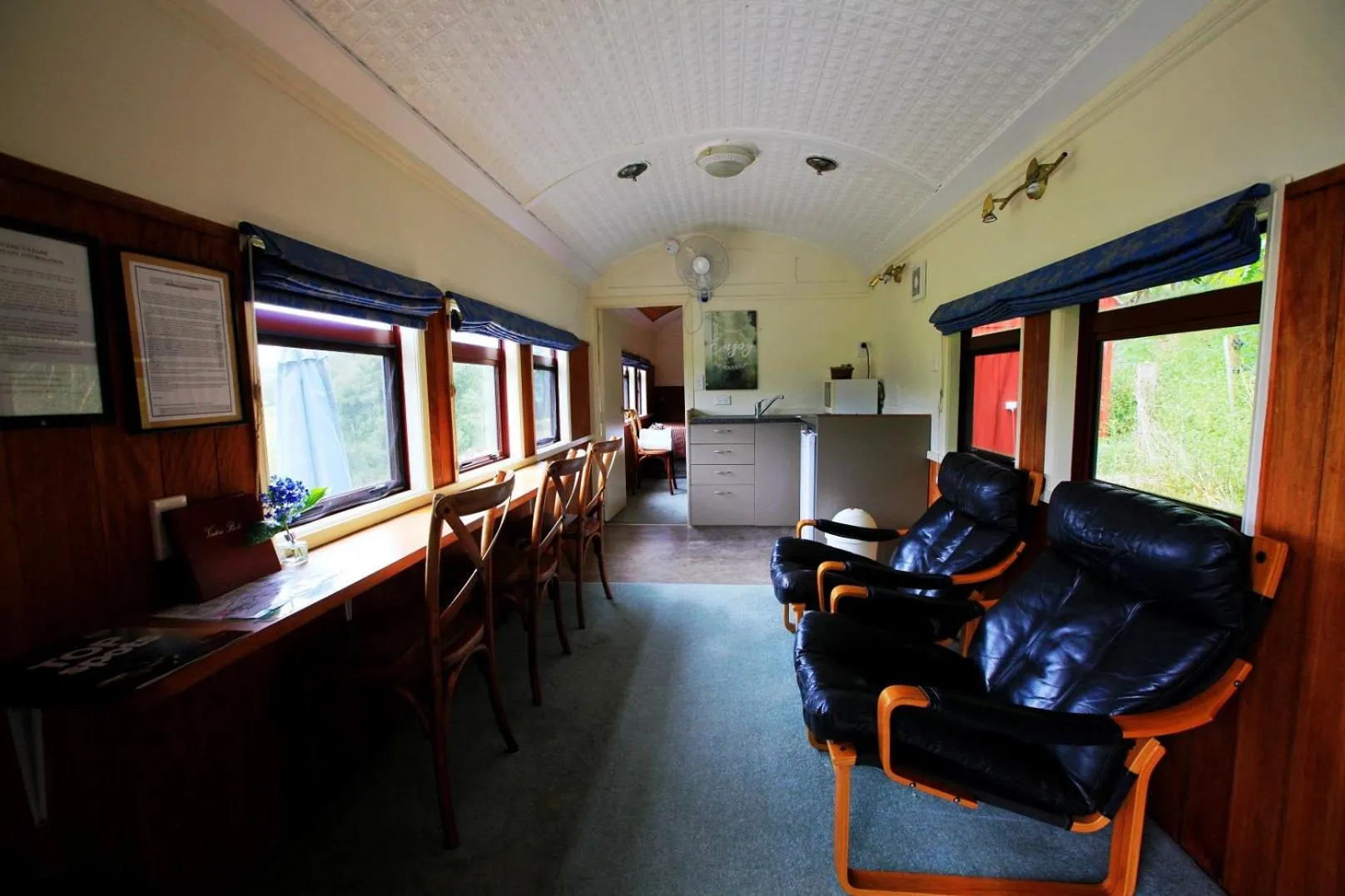 Living room in Woodlyn Park Motel