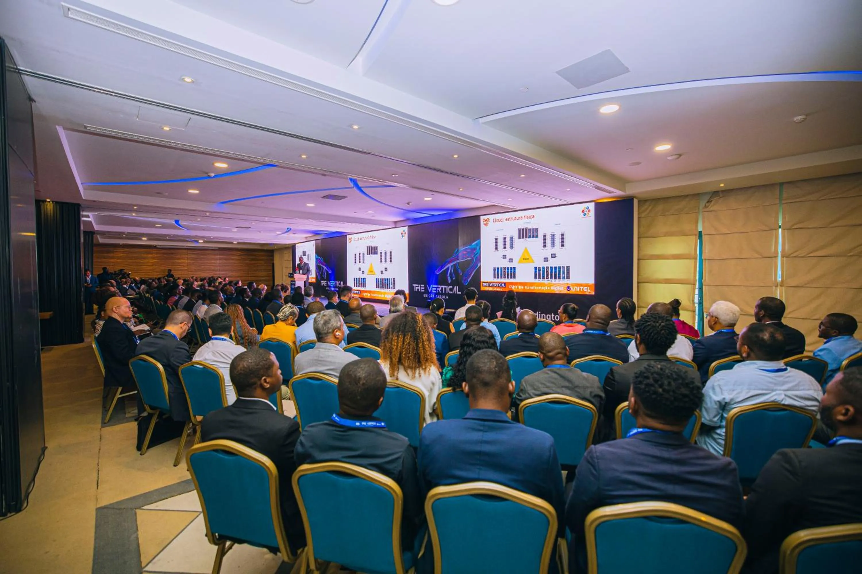 Meeting/conference room in Palmeiras Suite Hotel