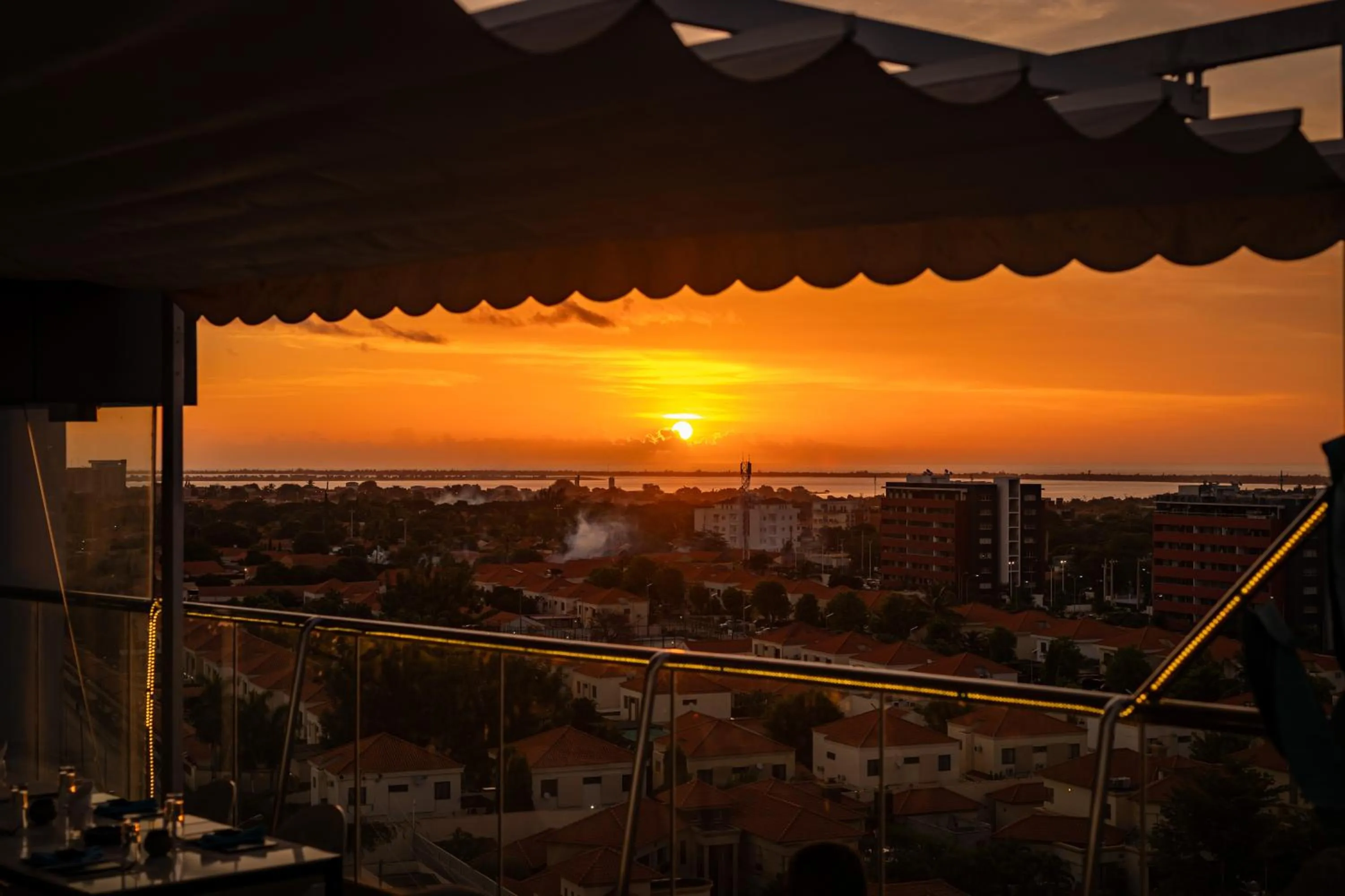 Restaurant/places to eat in Palmeiras Suite Hotel