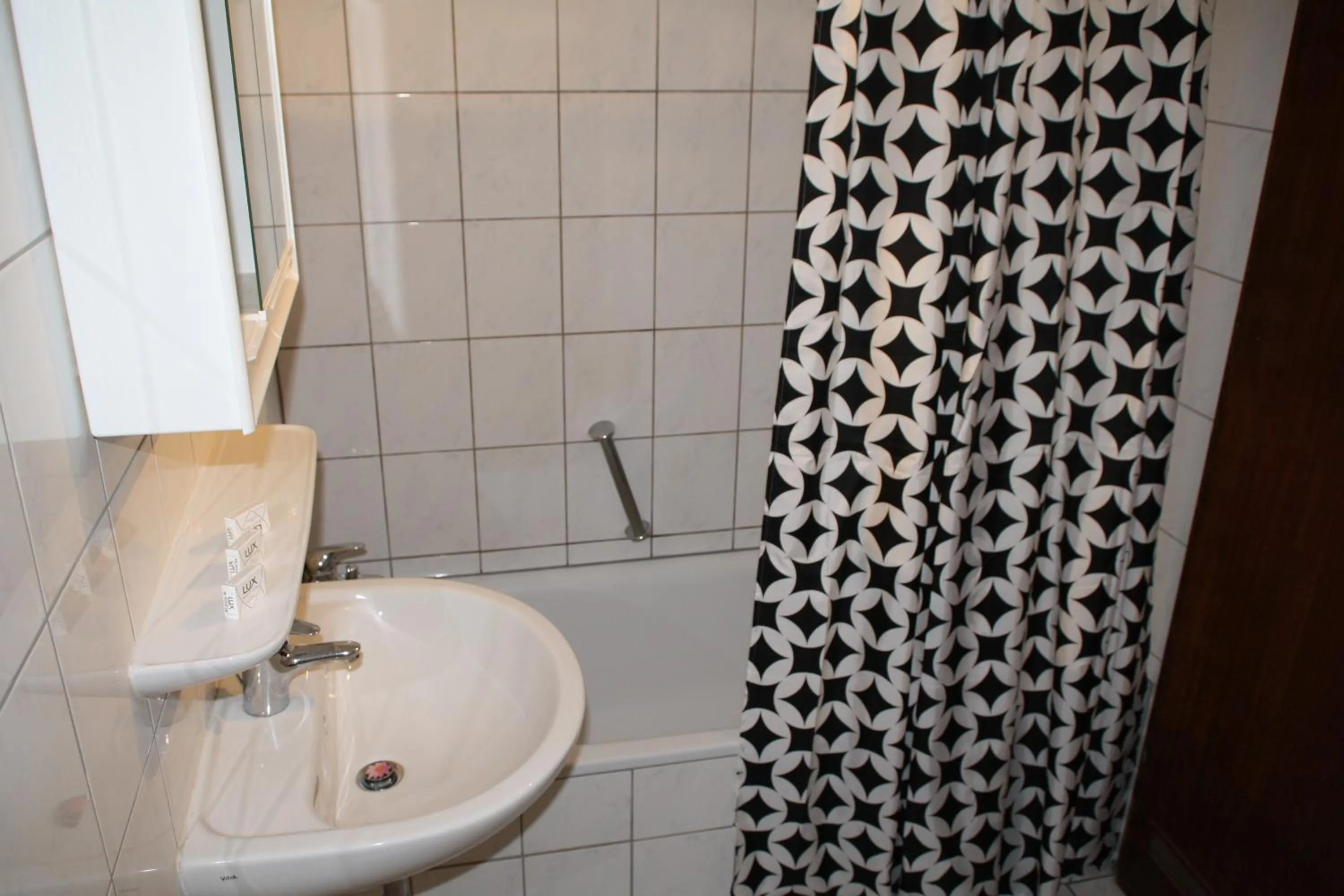 Triple Room with Bath in Hotel Restaurant Balkan