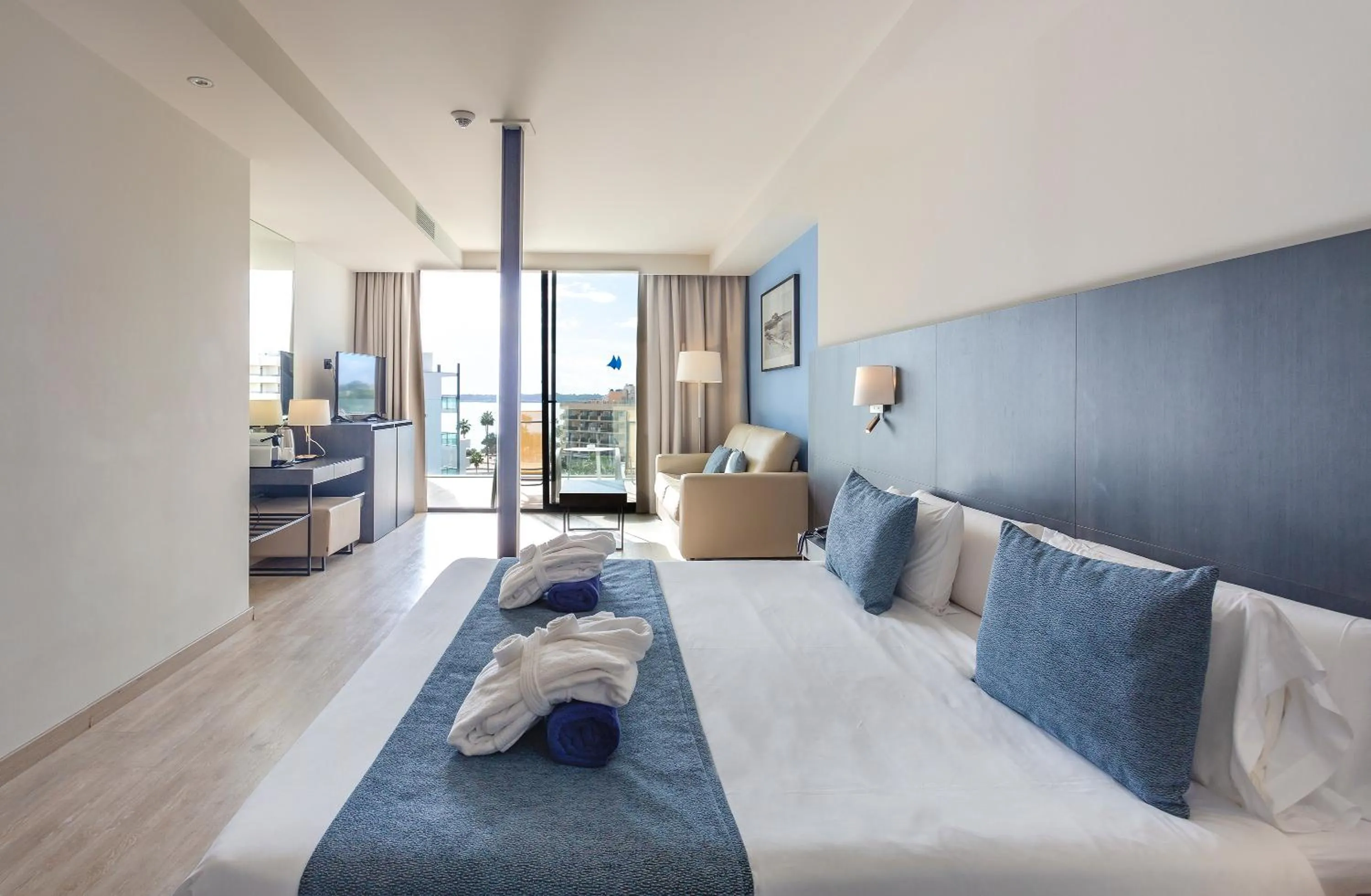 Bedroom, Bed in Marins Playa