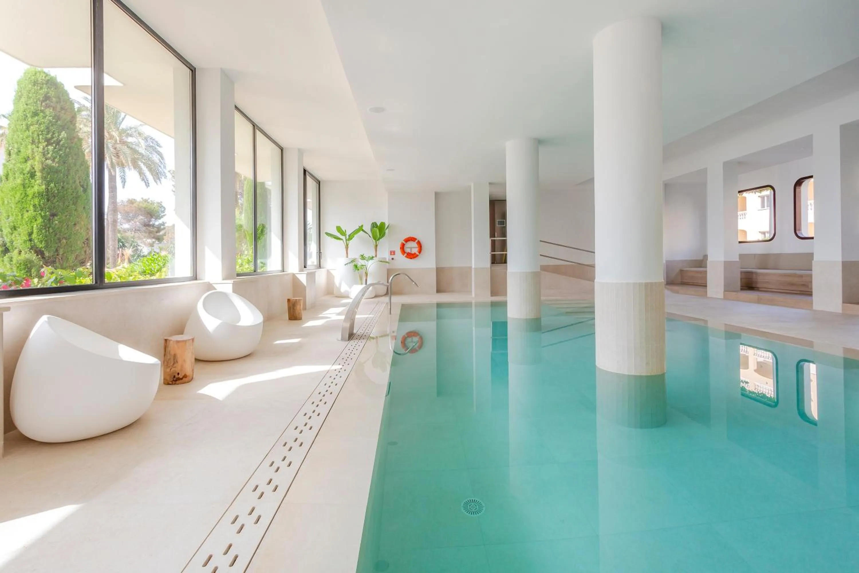 Swimming pool in Marins Playa