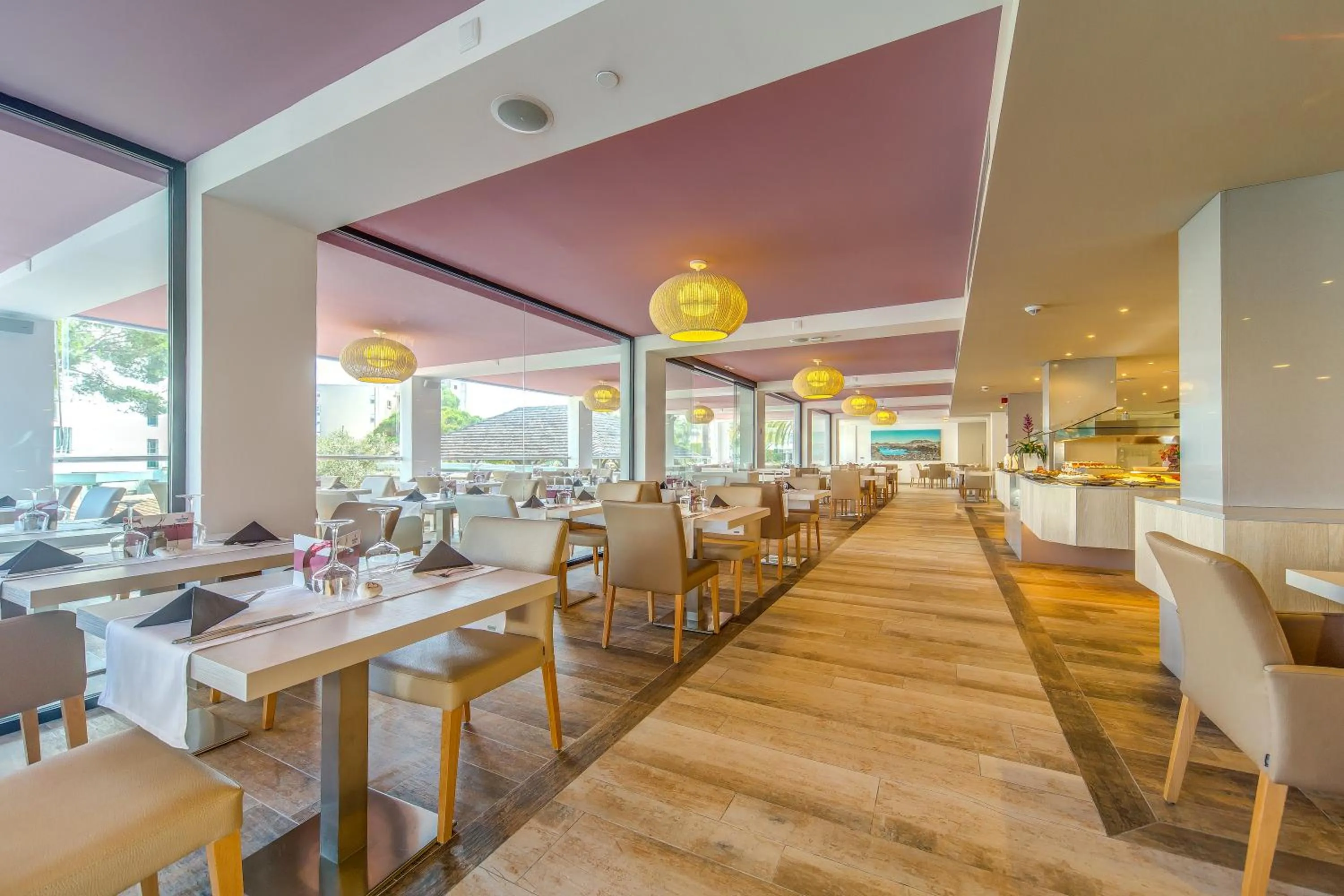 Restaurant/places to eat in Marins Playa