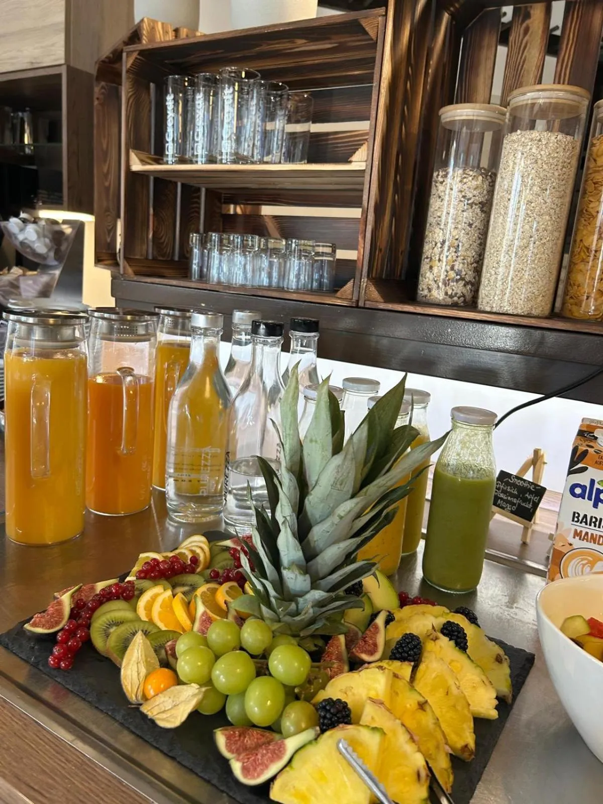 Breakfast in Hotel ten Hoopen Restaurant Deele