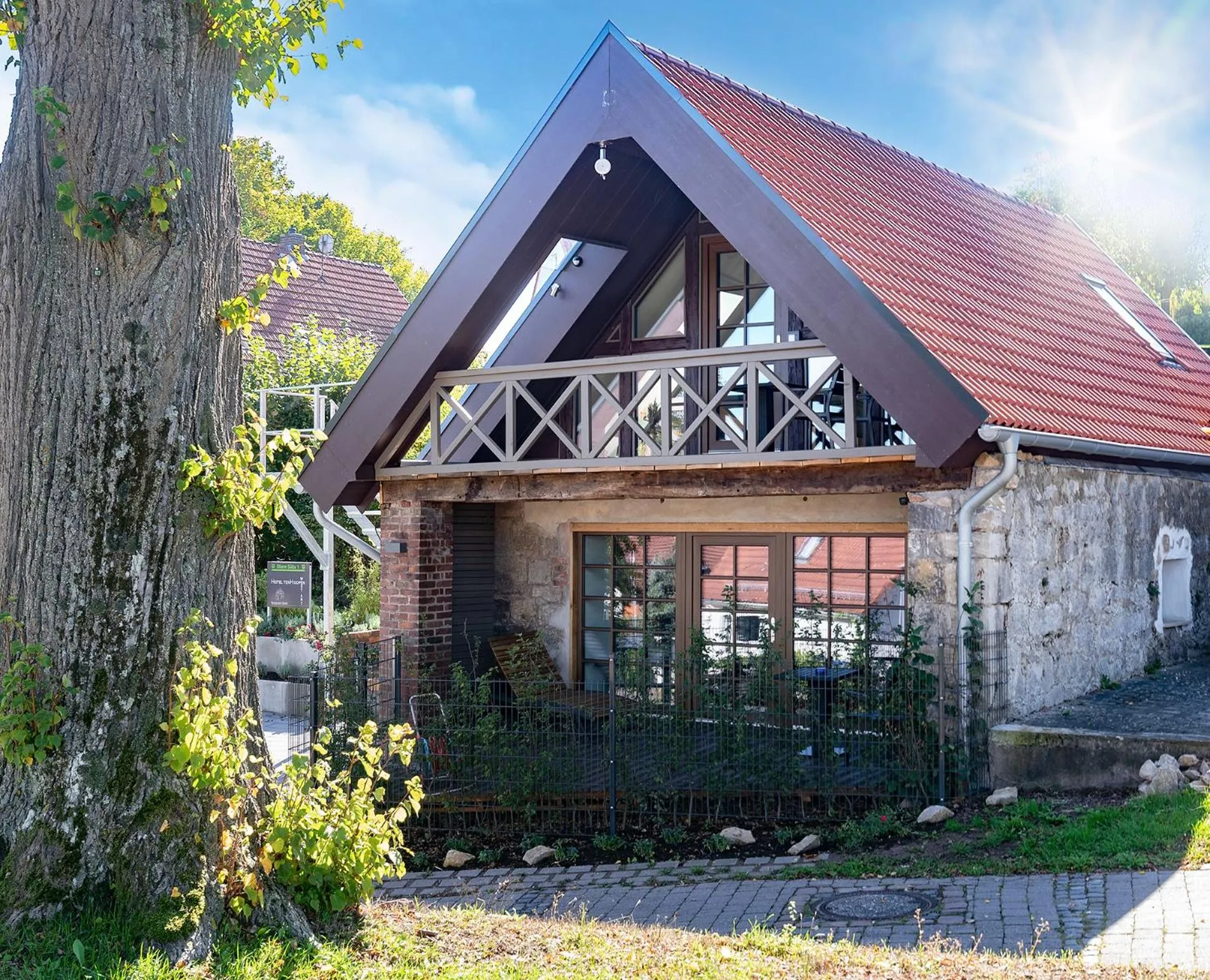 Property building in Hotel ten Hoopen Restaurant Deele