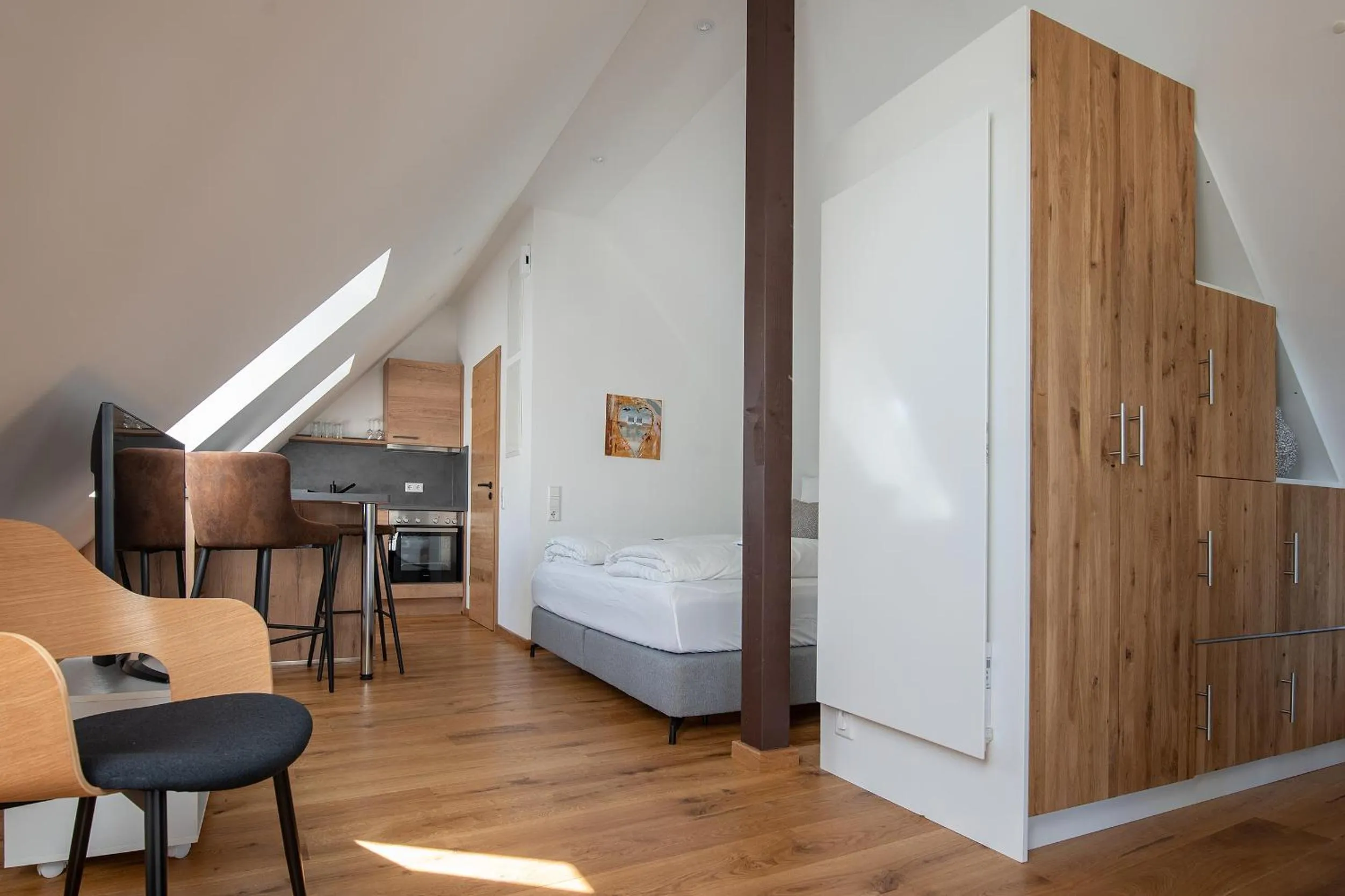 Kitchen or kitchenette, Bed in Hotel ten Hoopen Restaurant Deele