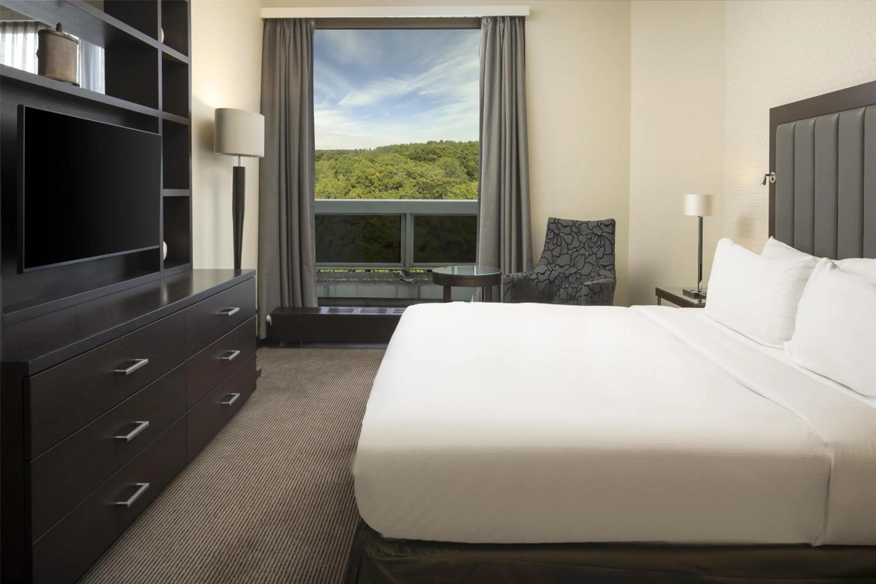 Bed in DoubleTree by Hilton Luxembourg