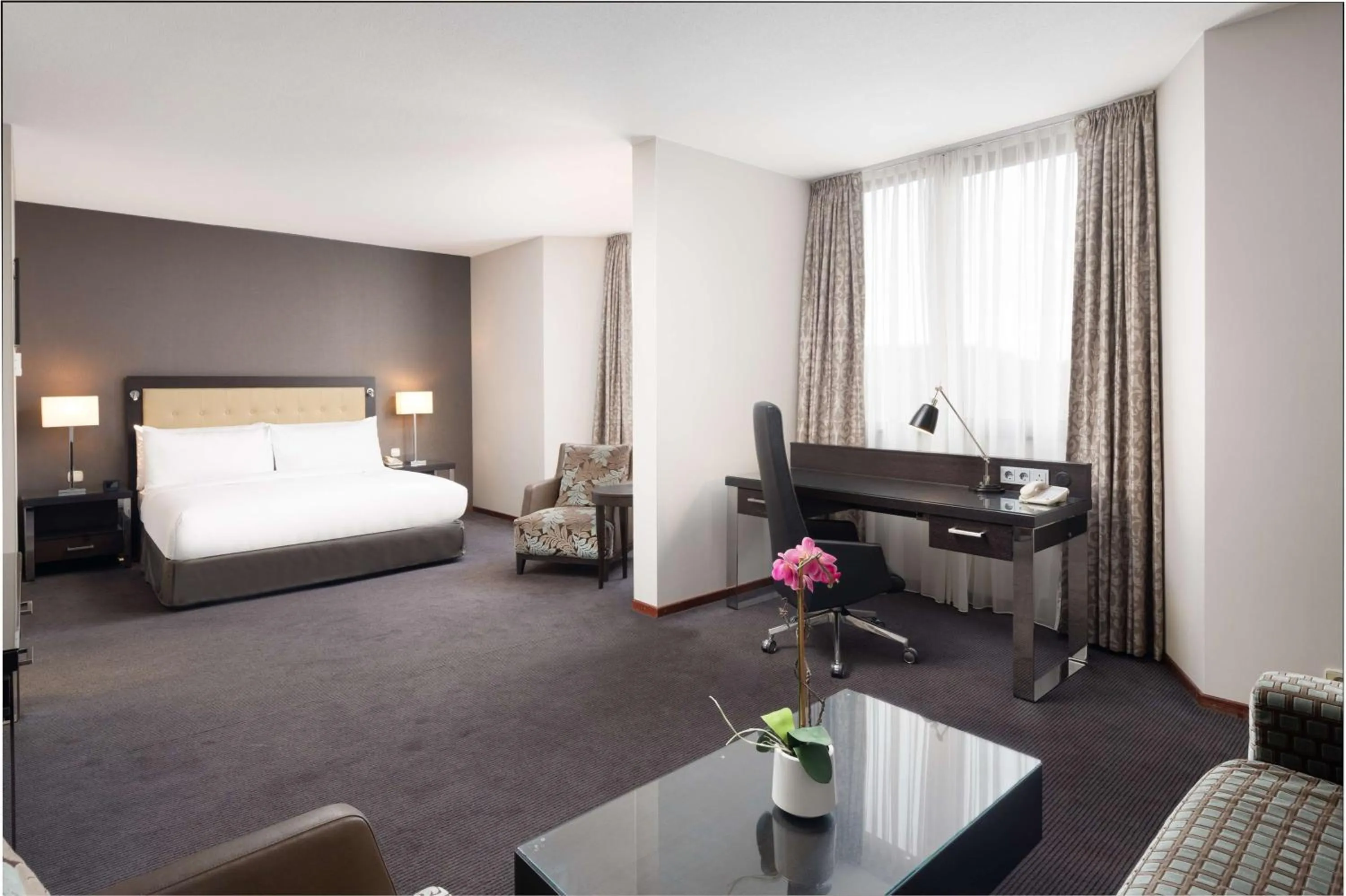 Bedroom, Bed in DoubleTree by Hilton Luxembourg