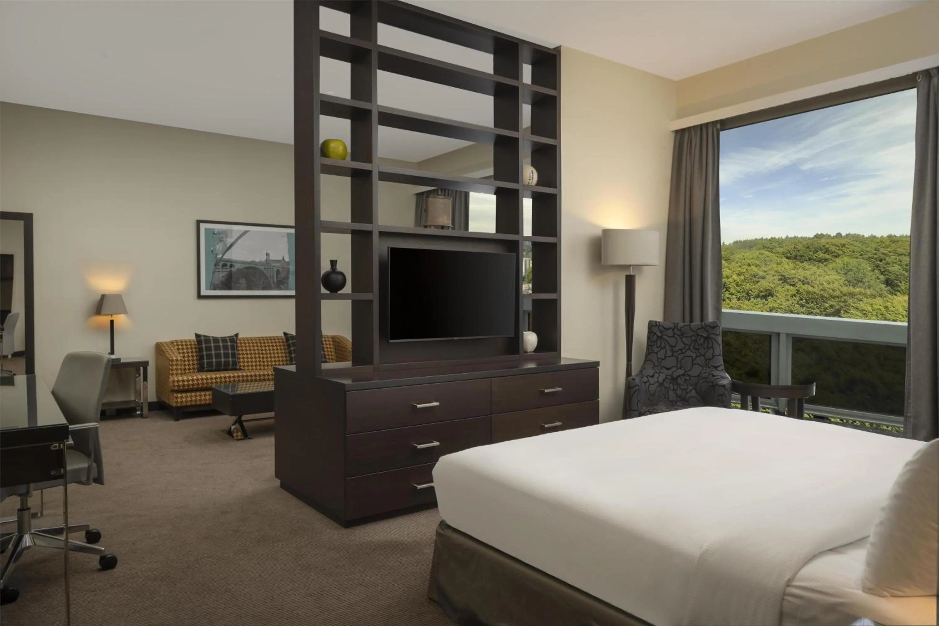 Living room, Bed in DoubleTree by Hilton Luxembourg