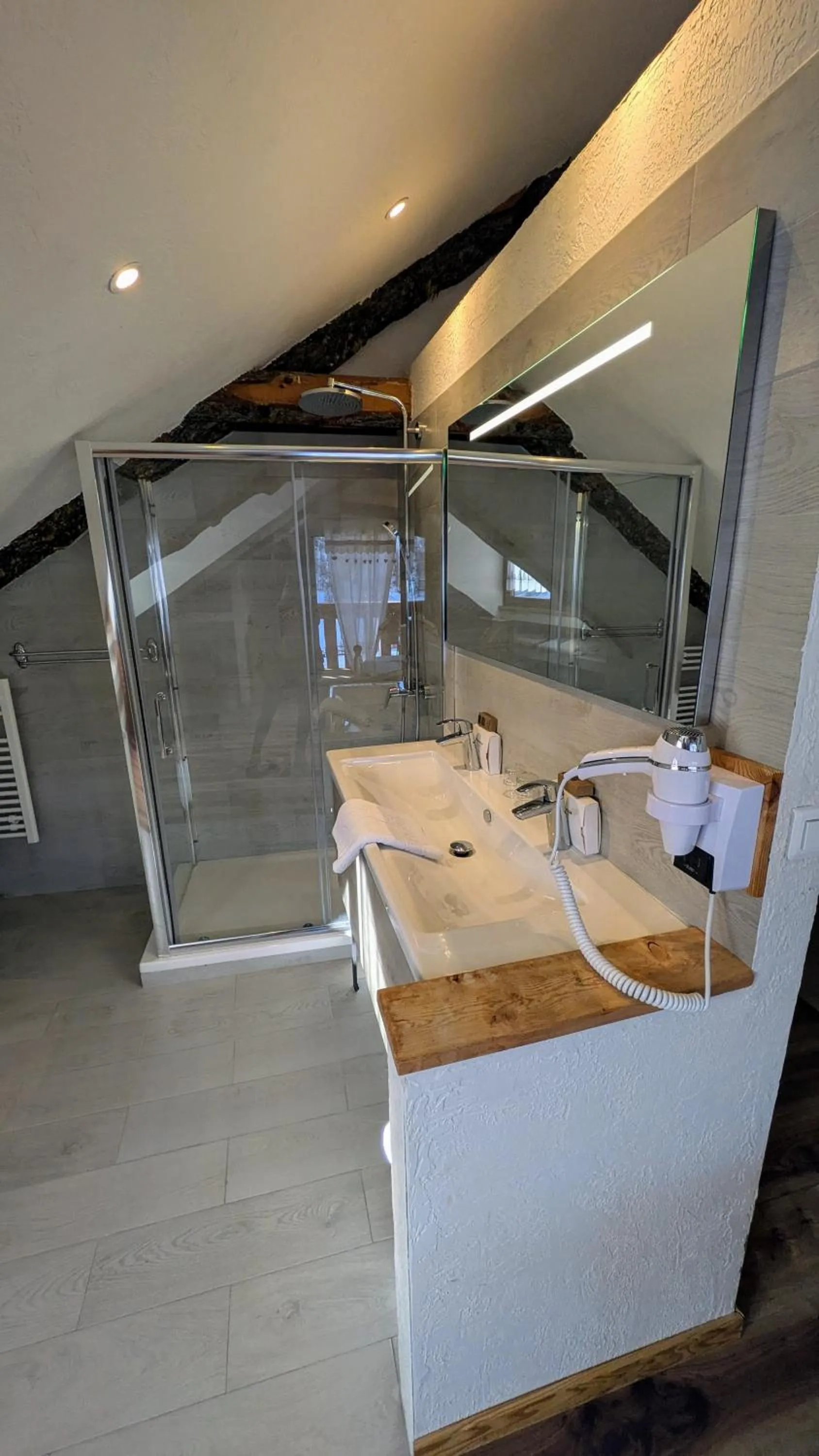 Bathroom in Le Bataclan