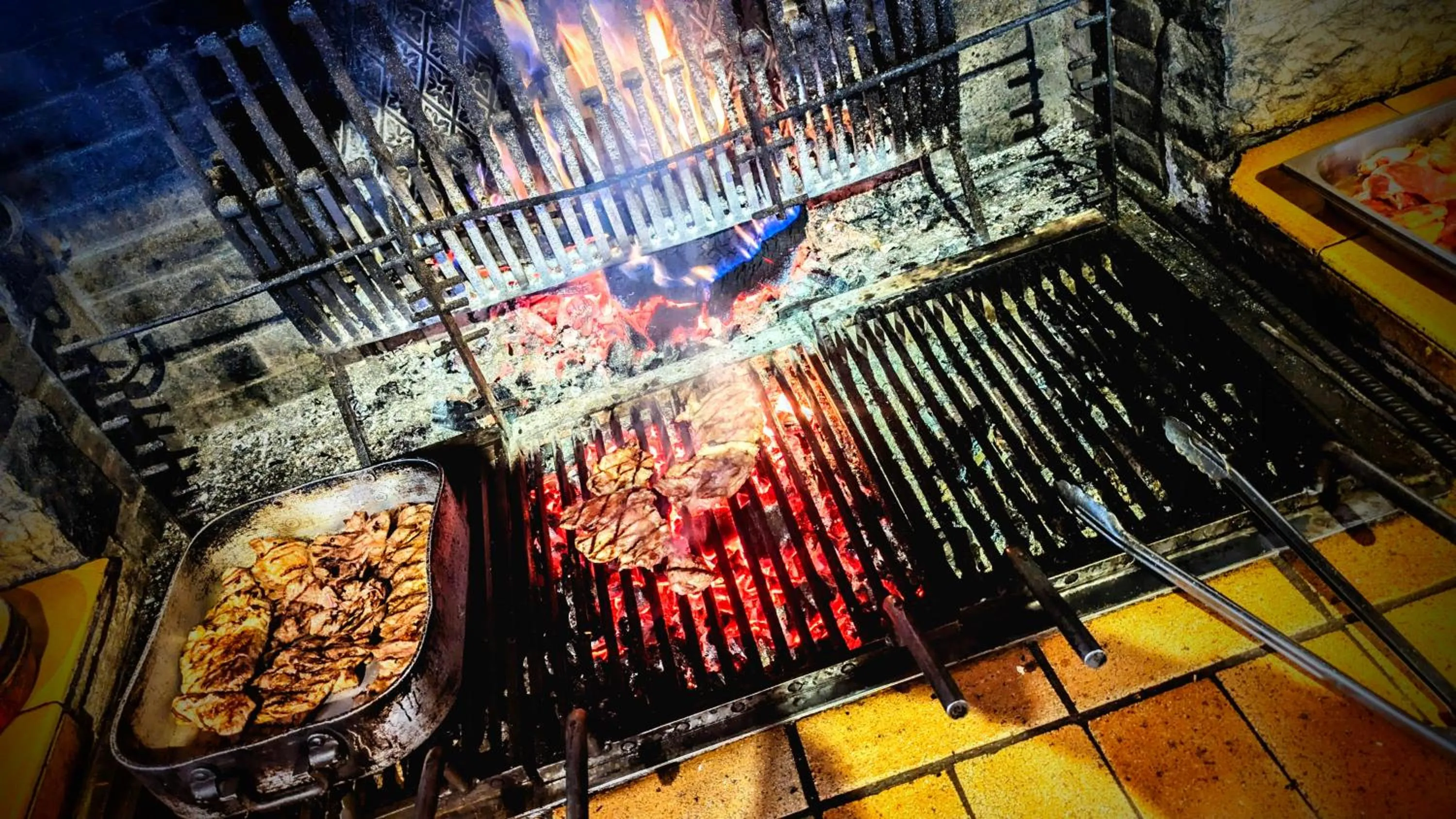 Restaurant/places to eat in Le Bataclan