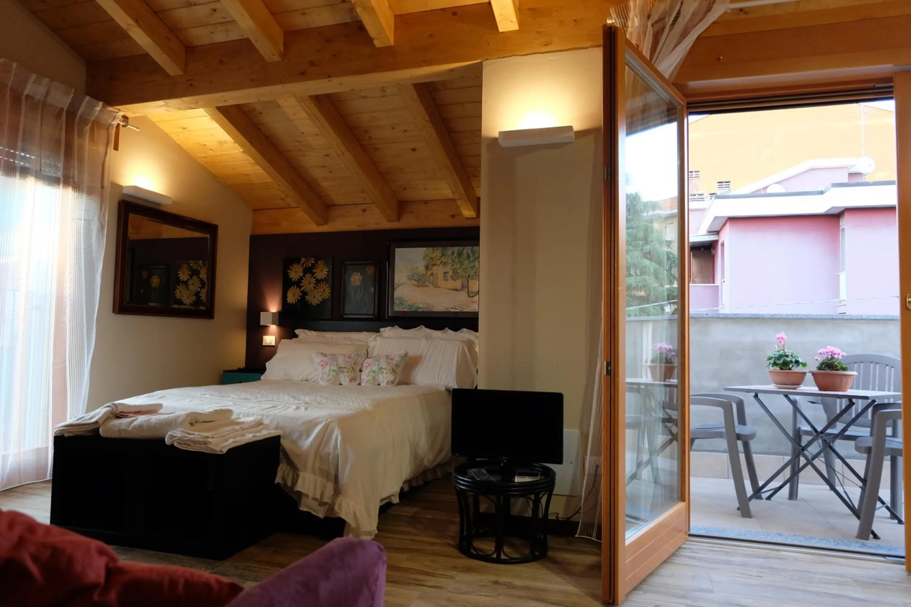 Photo of the whole room, Bed in Milano B&B