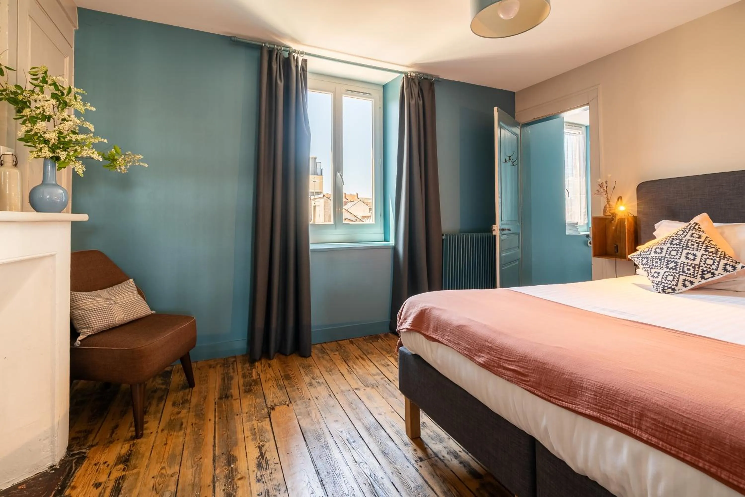 Bed in Dupain & Dubeurre Appart'hôtel - Parking en supp