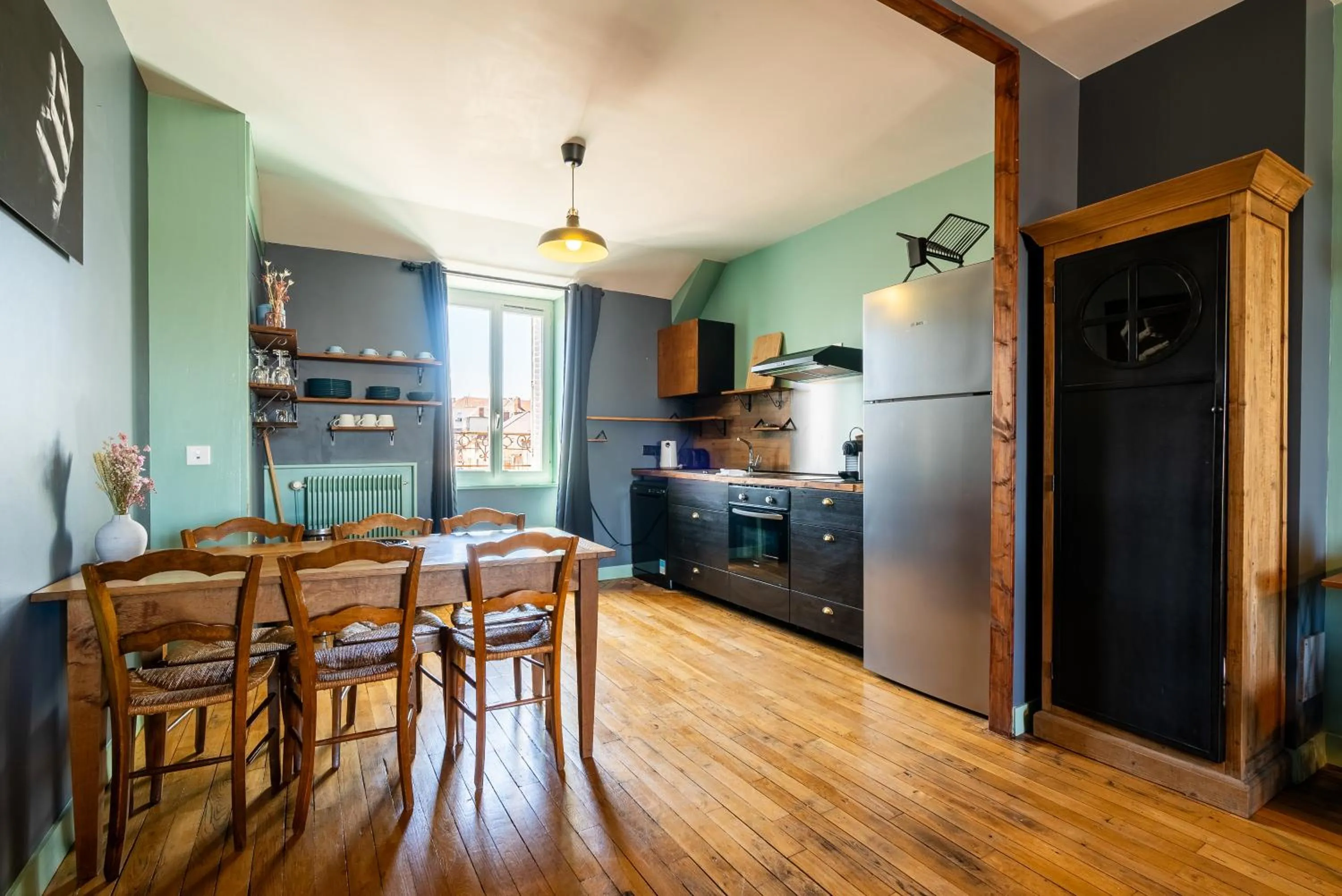 Kitchen or kitchenette in Dupain & Dubeurre Appart'hôtel - Parking en supp