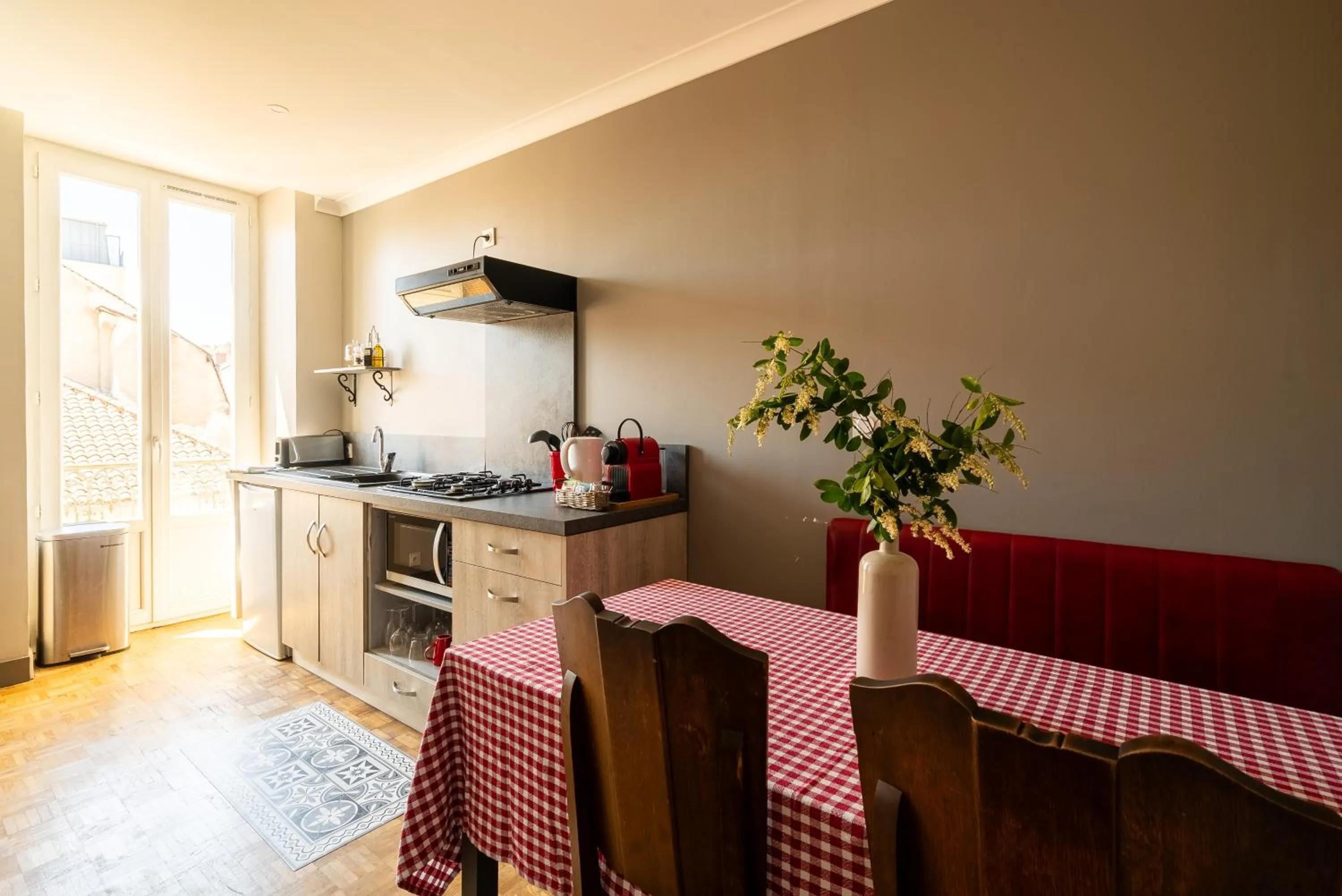 Coffee/tea facilities in Dupain & Dubeurre Appart'hôtel - Parking en supp