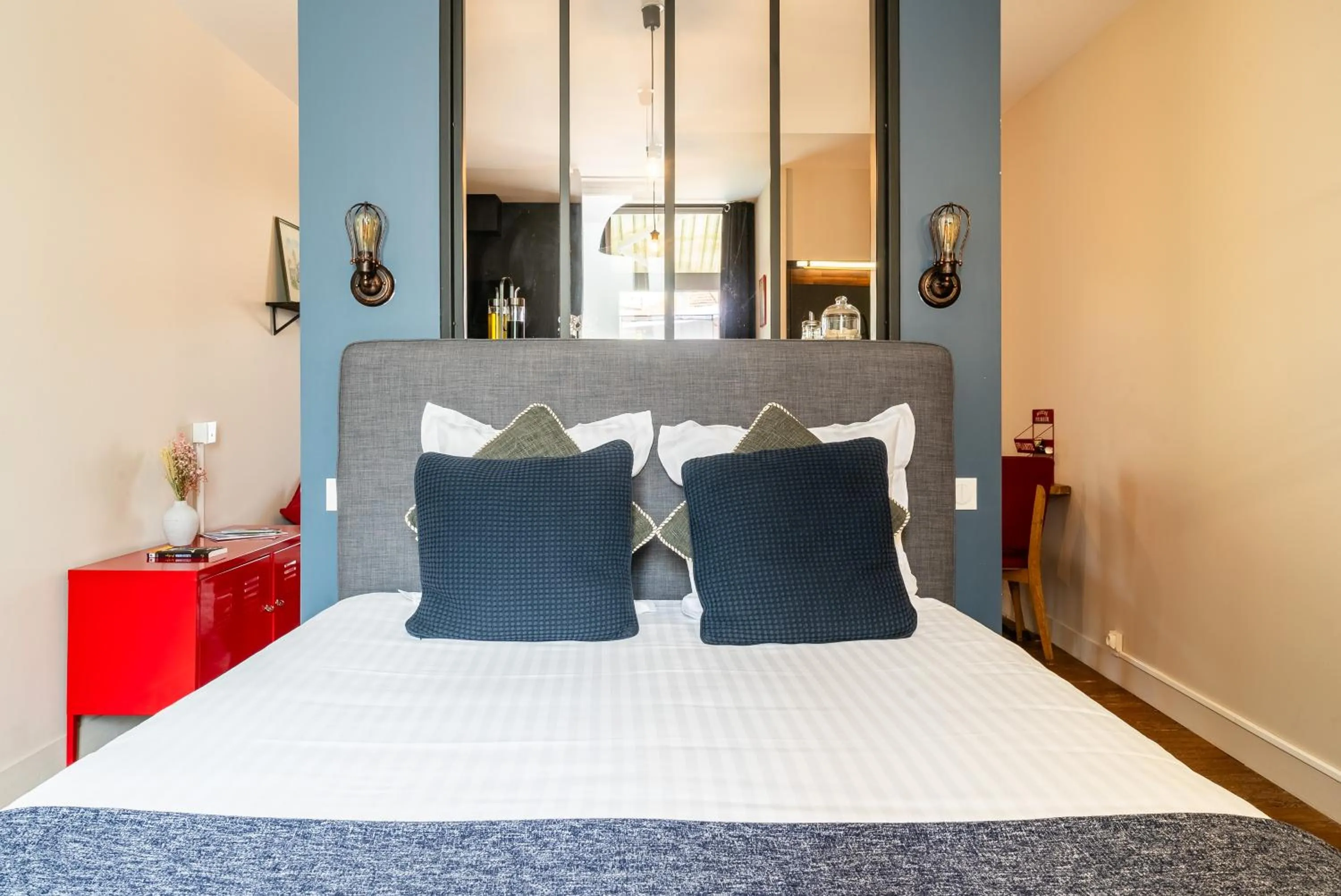 Bed in Dupain & Dubeurre Appart'hôtel - Parking en supp