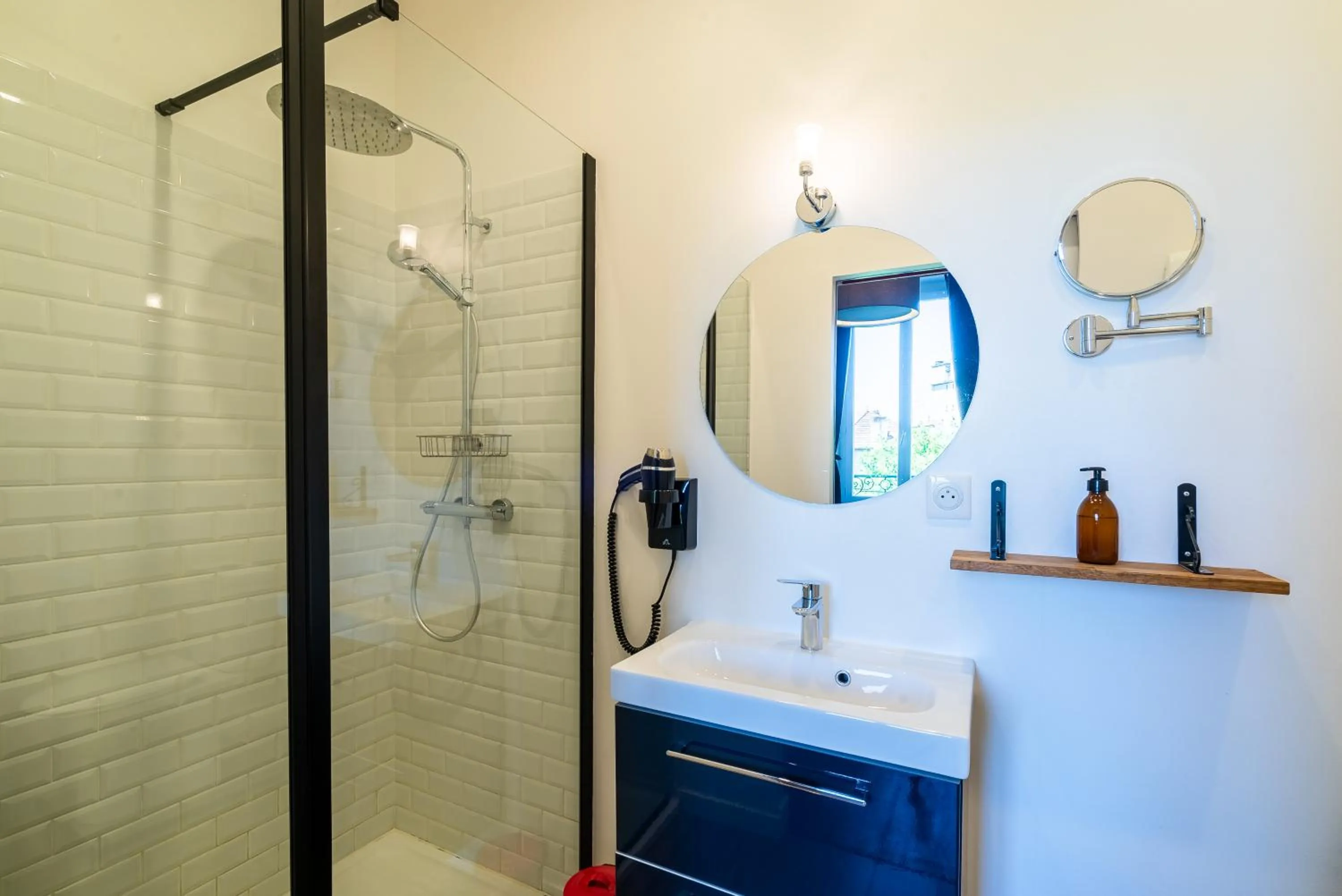Shower in Dupain & Dubeurre Appart'hôtel - Parking en supp