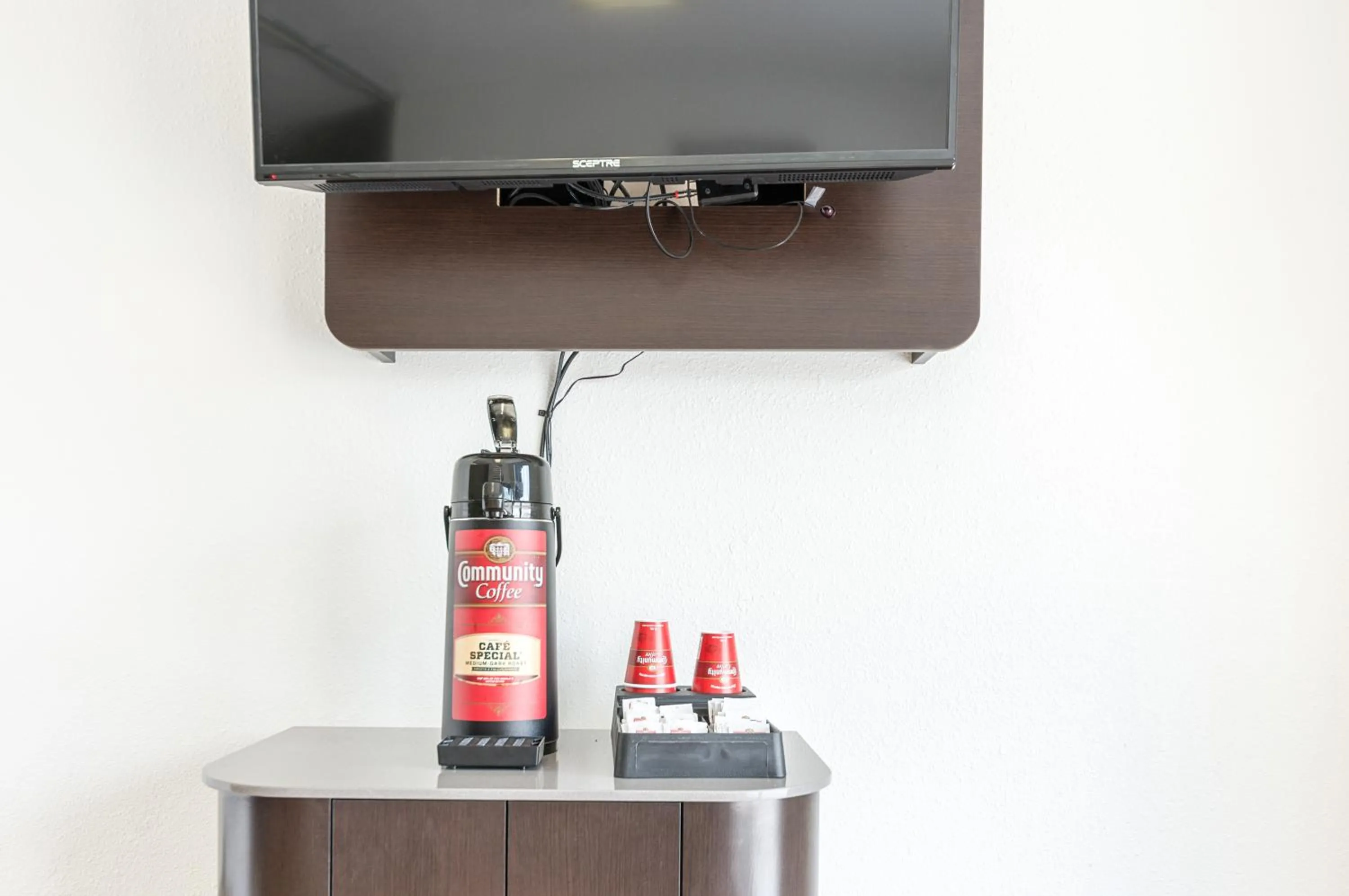 Food and drinks in Motel 6-New Iberia, LA