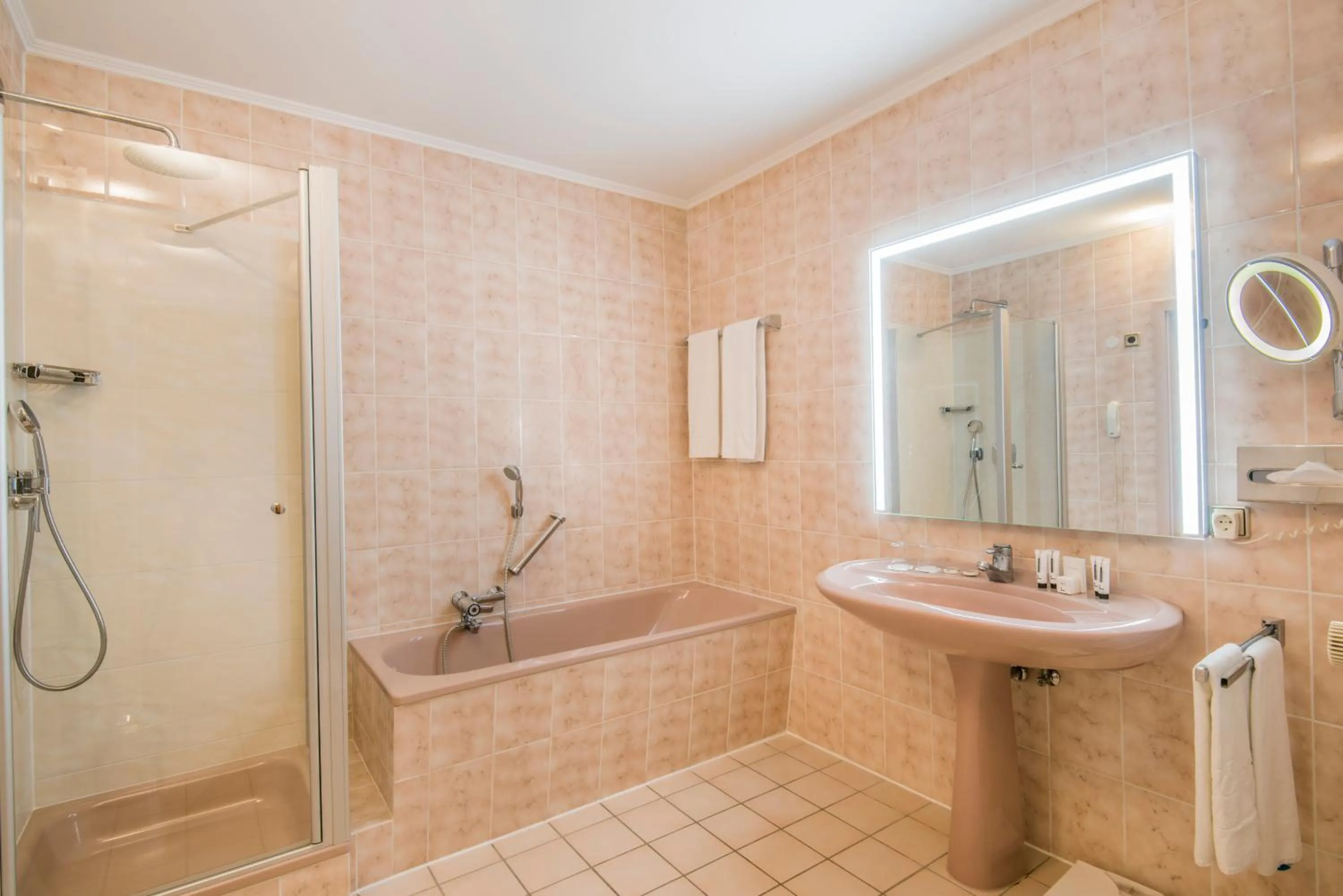 Bathroom in Eden au Lac